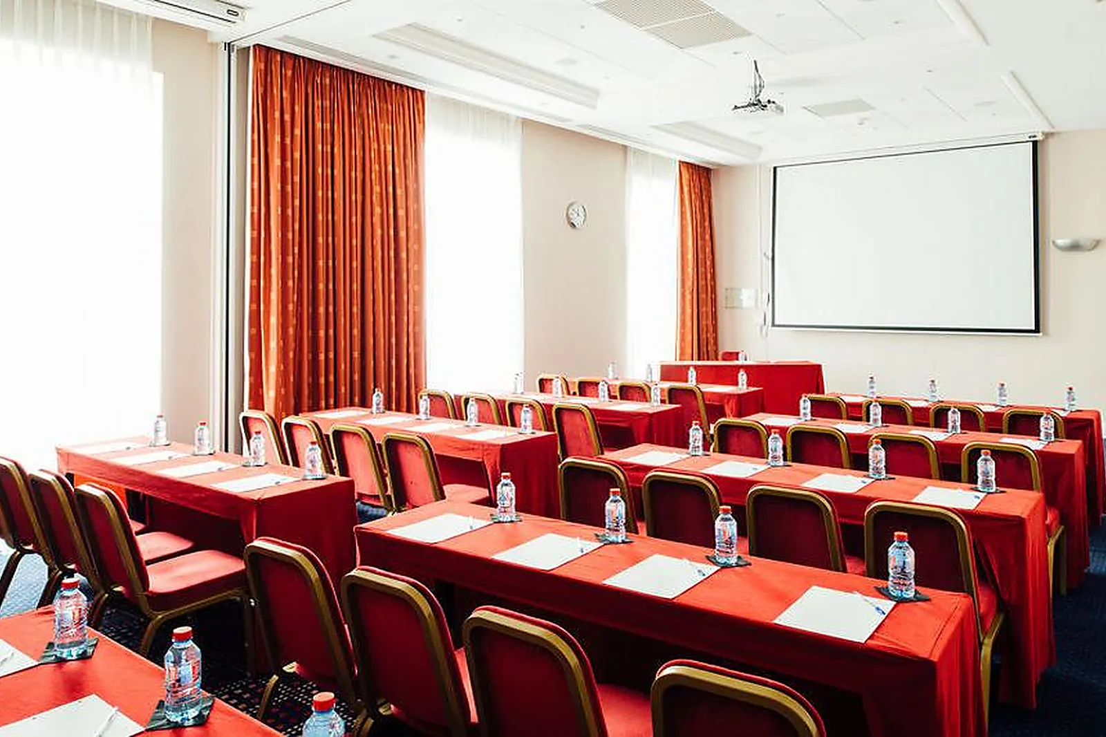 Lieux événementiels, MAGIC CIRCUS PARIS