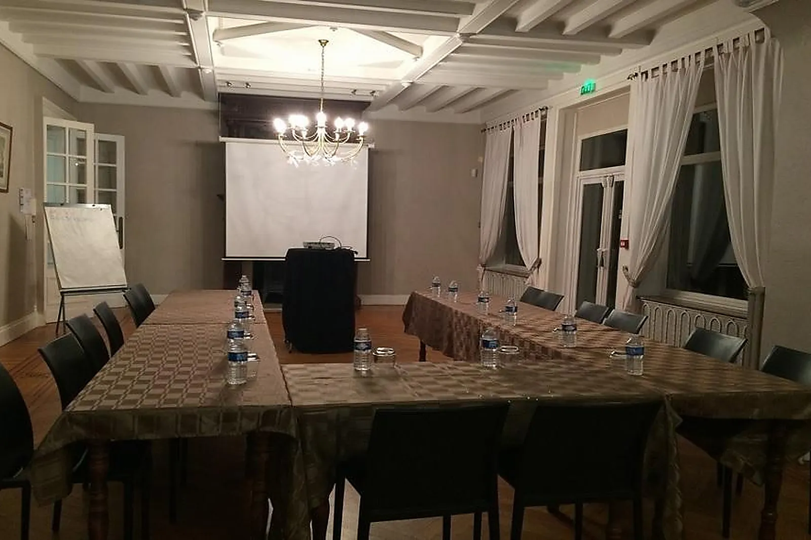 Lieux événementiels, MANOIR LES CÈDRES