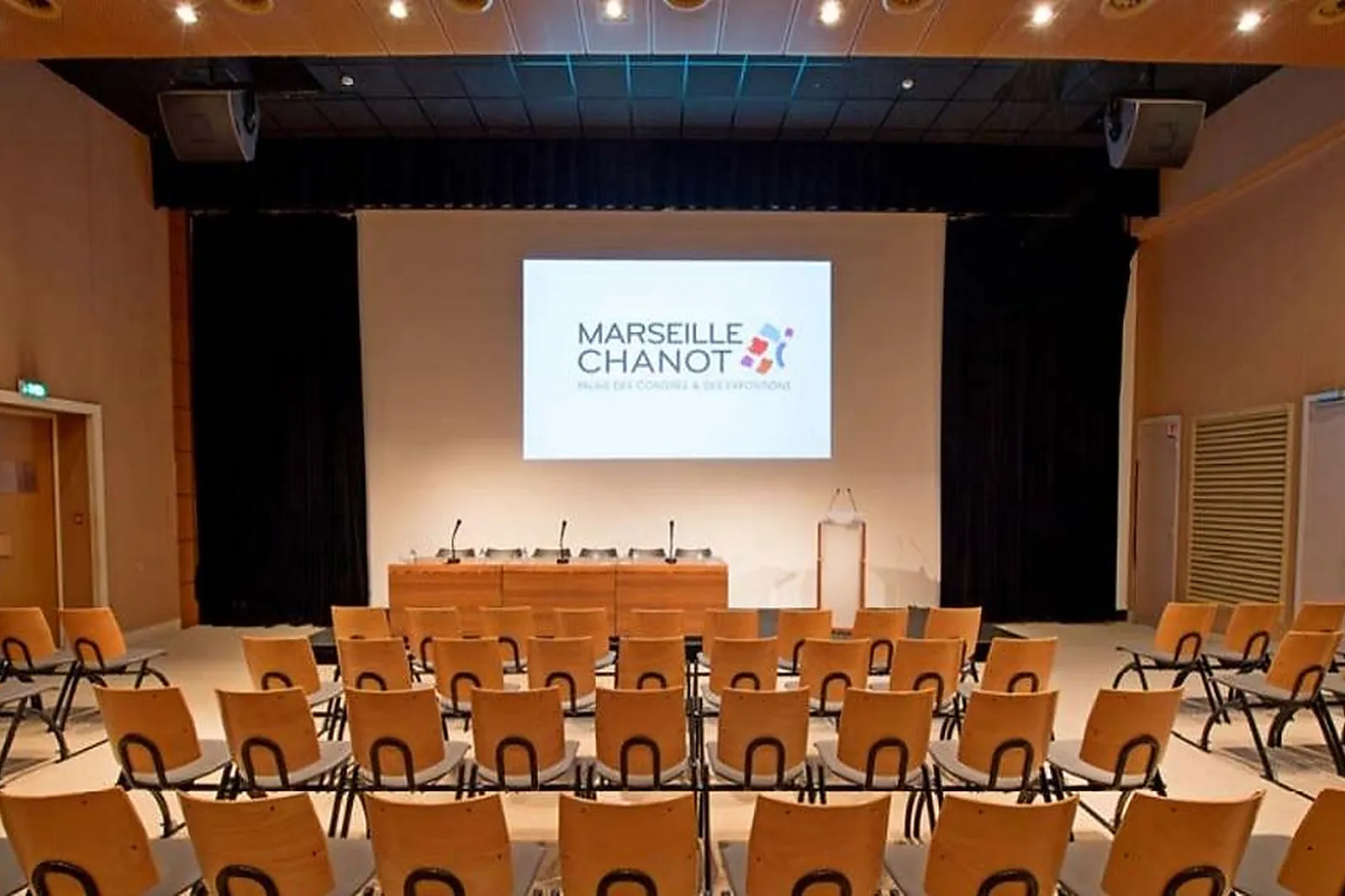 Lieux événementiels, MARSEILLE CHANOT : LE PALAIS DES CONGRÈS ET DES EXPOSITIONS DE MARSEILLE