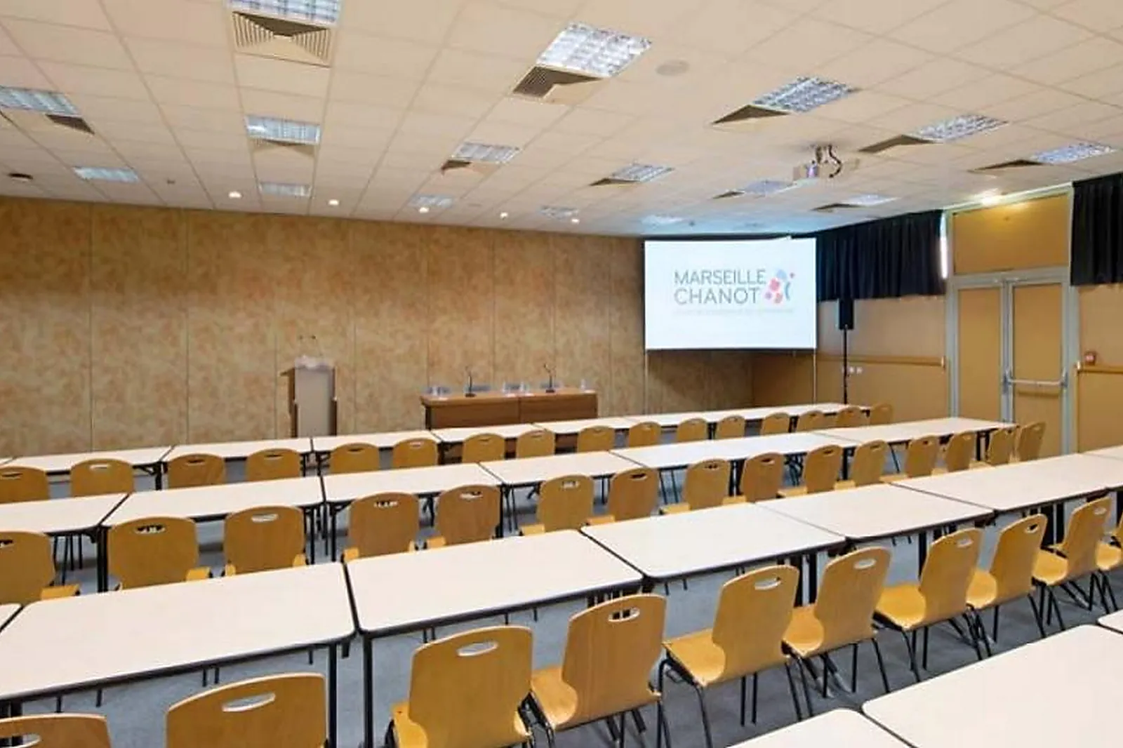 Lieux événementiels, MARSEILLE CHANOT : LE PALAIS DES CONGRÈS ET DES EXPOSITIONS DE MARSEILLE
