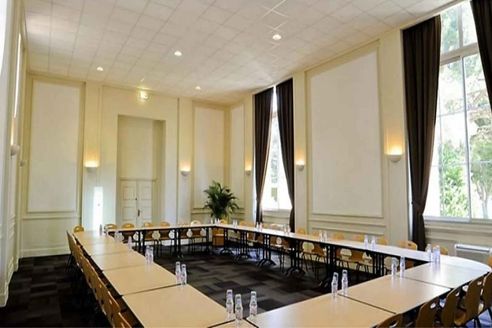 Lieux événementiels, MARSEILLE CHANOT : LE PALAIS DES CONGRÈS ET DES EXPOSITIONS DE MARSEILLE