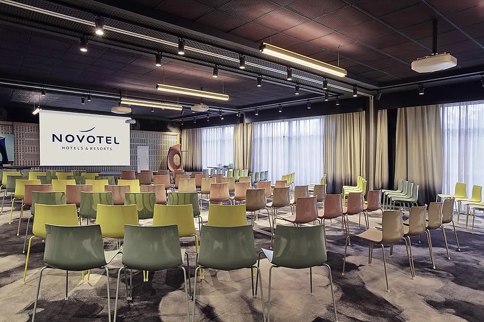 Hôtel, NOVOTEL MARNE LA VALLÉE COLLÉGIEN