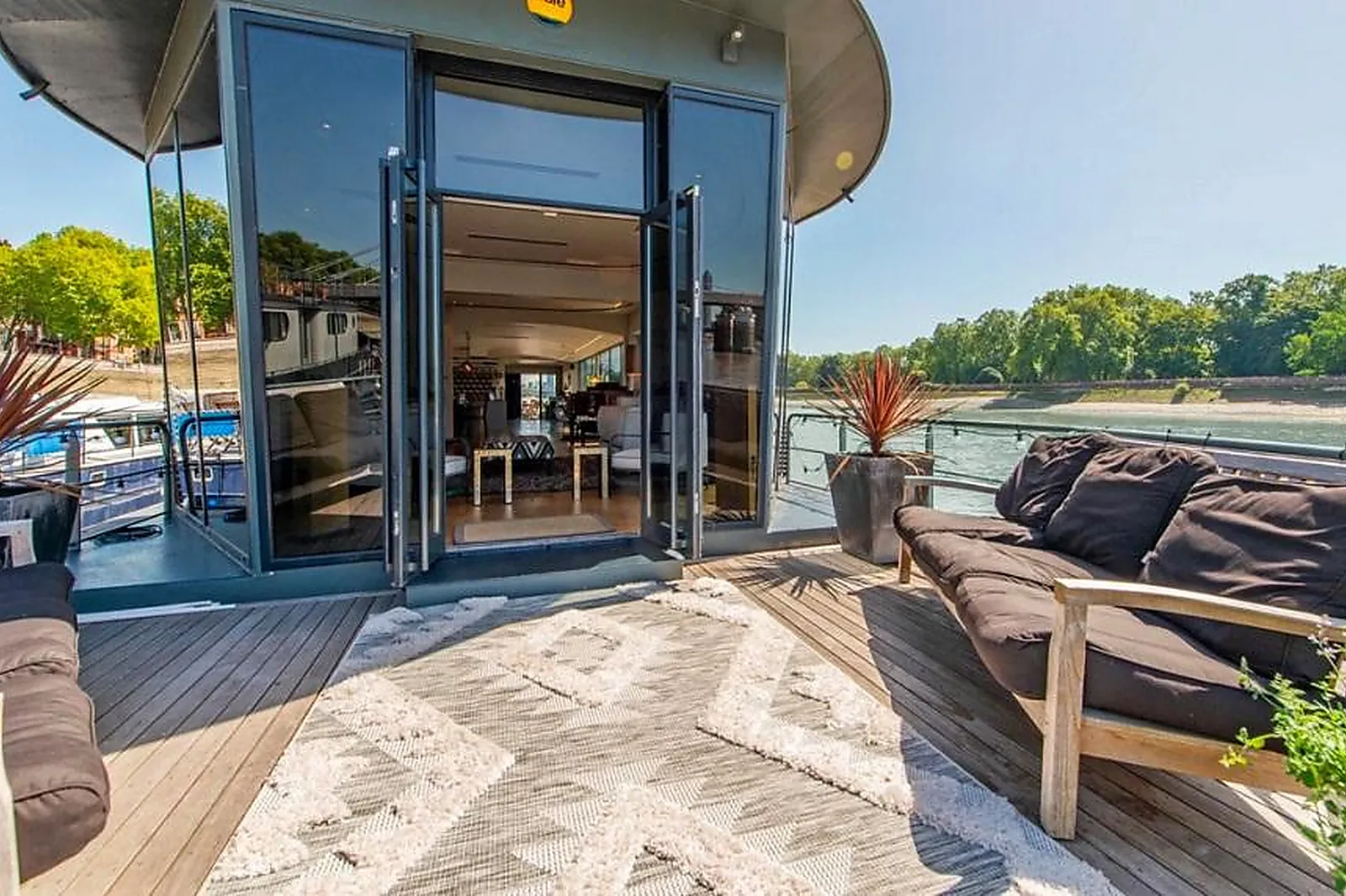 Lieux événementiels, PÉNICHE LA FABRIQUE AU BONHEUR