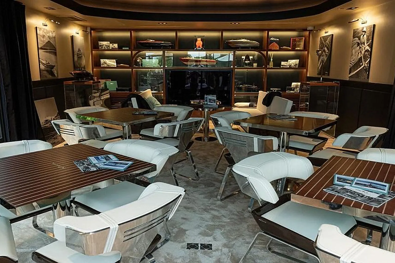 Lieux événementiels, PÉNICHE VAN GOGH