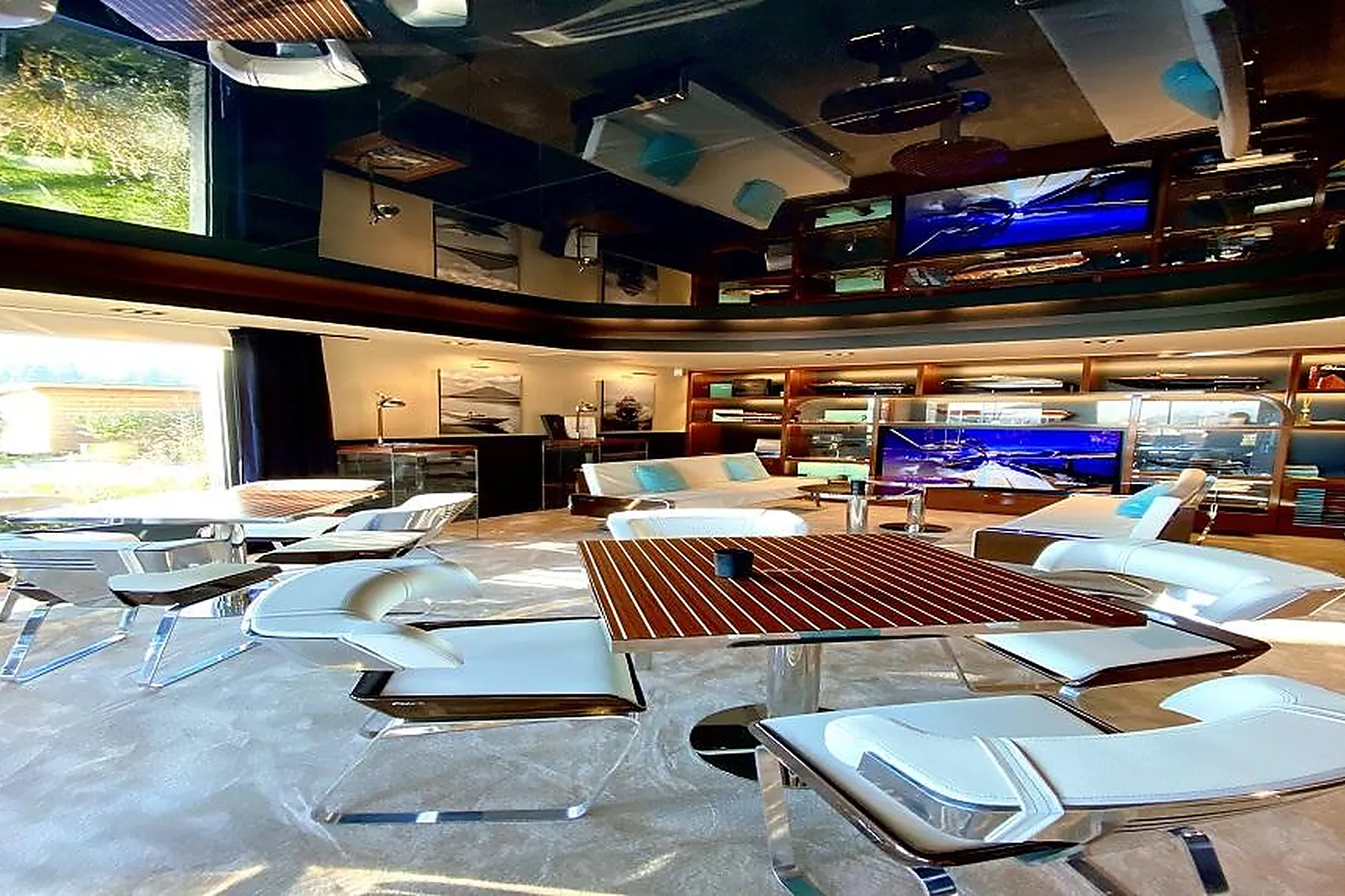 Lieux événementiels, PÉNICHE VAN GOGH