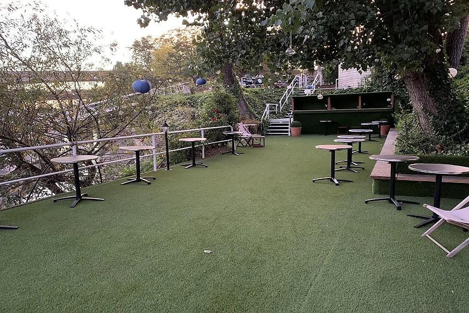 Lieux événementiels, PÉNICHE VAN GOGH