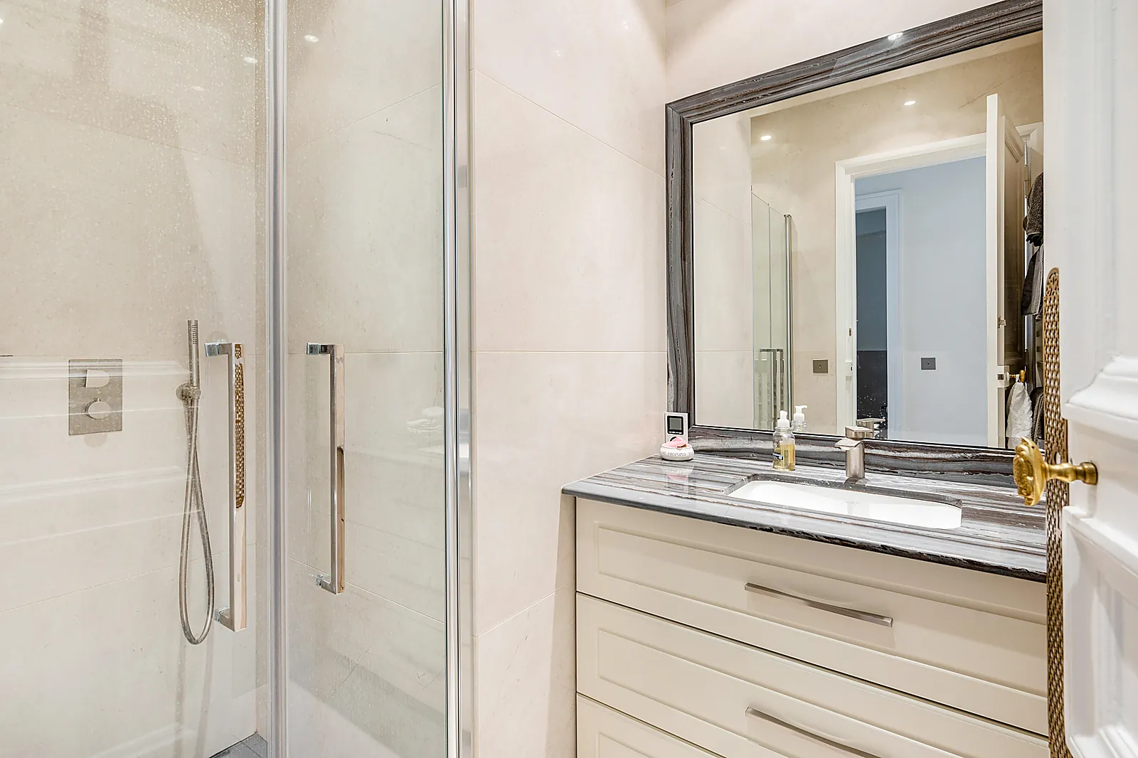 Lieux événementiels, QUAI DE LA TOURNELLE