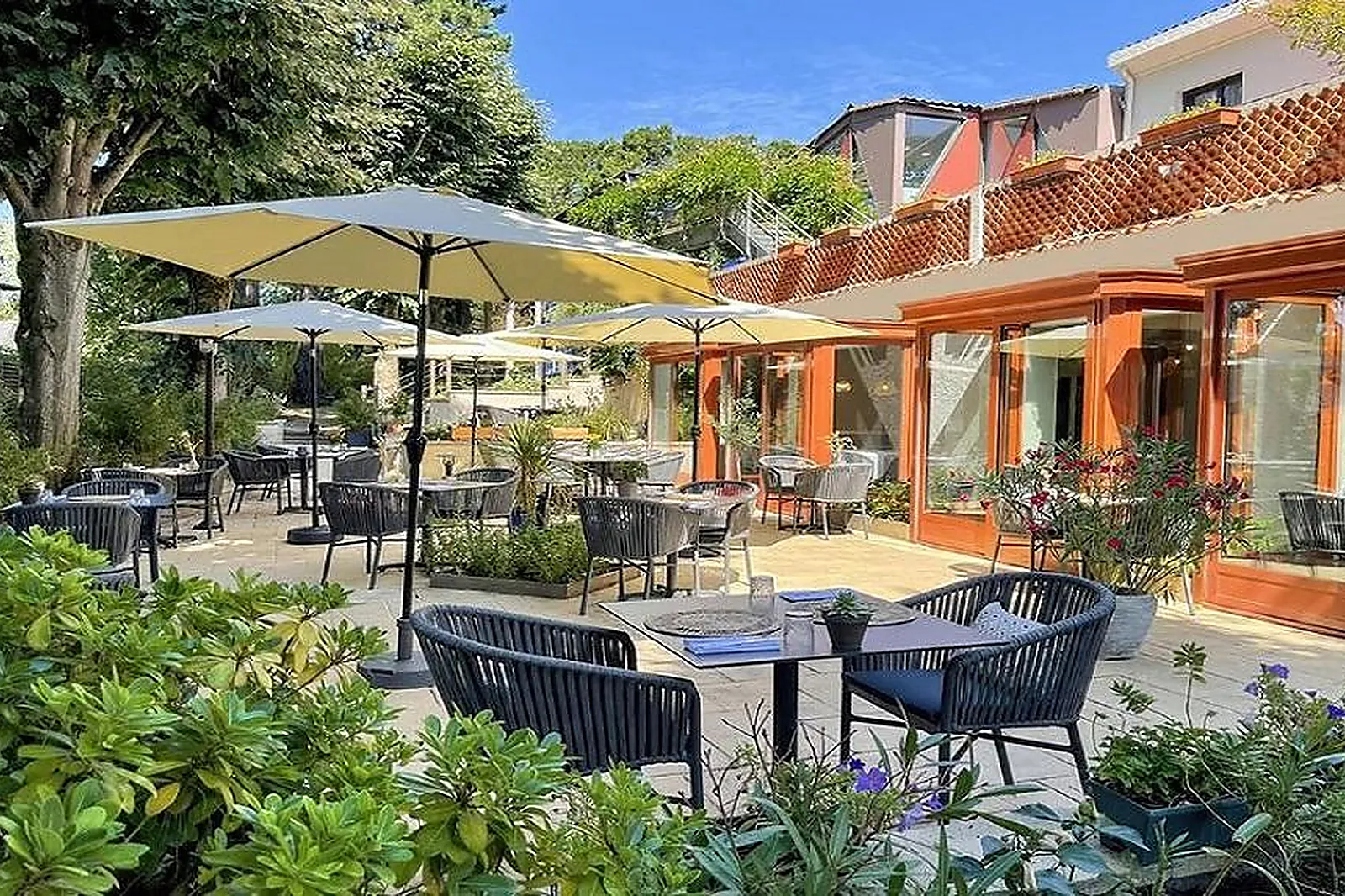 Lieux événementiels, QUINTESSIA RESORT