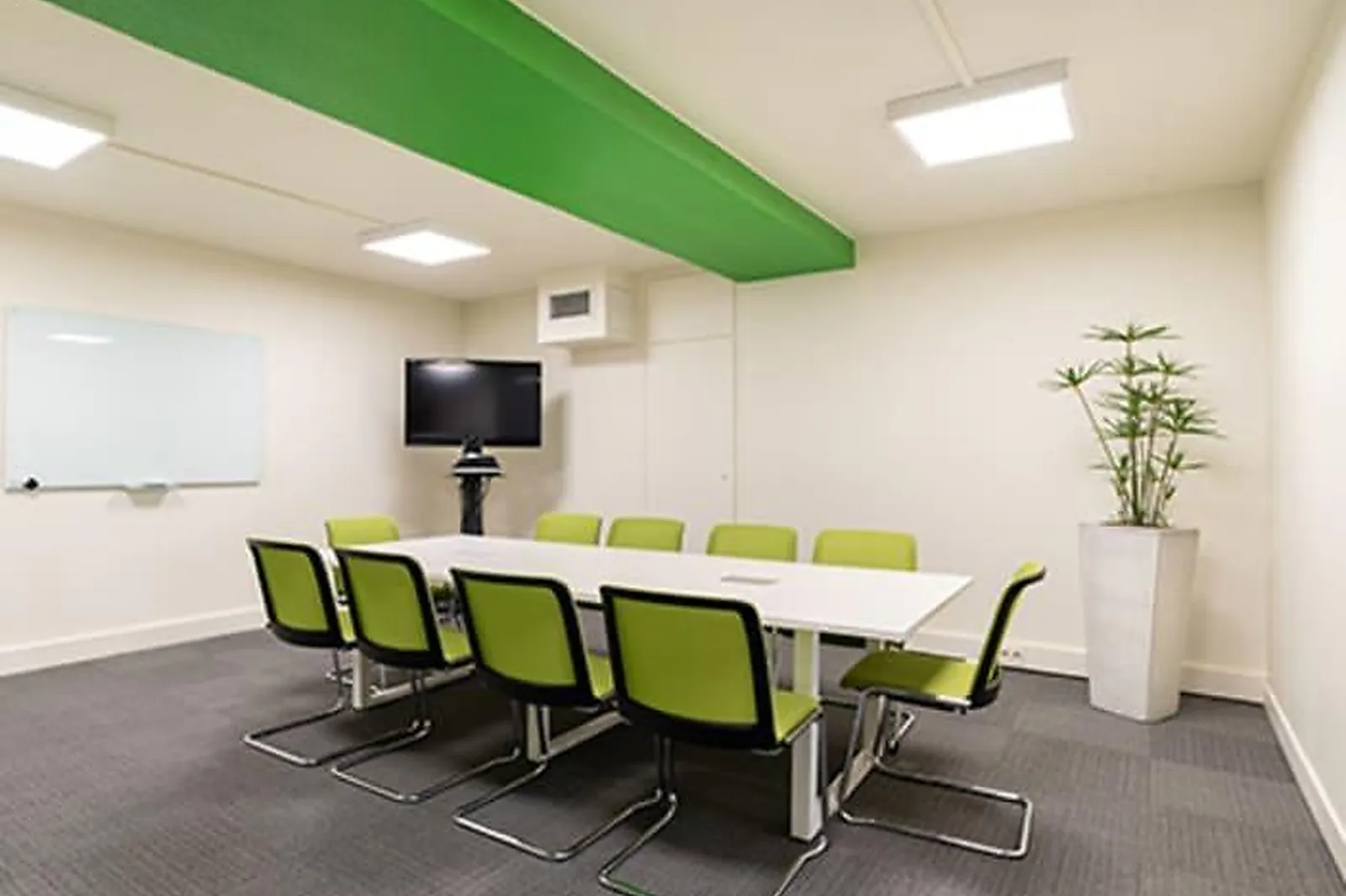 Coworking, REGUS STRASBOURG LES HALLES  - TOUR SÉBASTOPOL