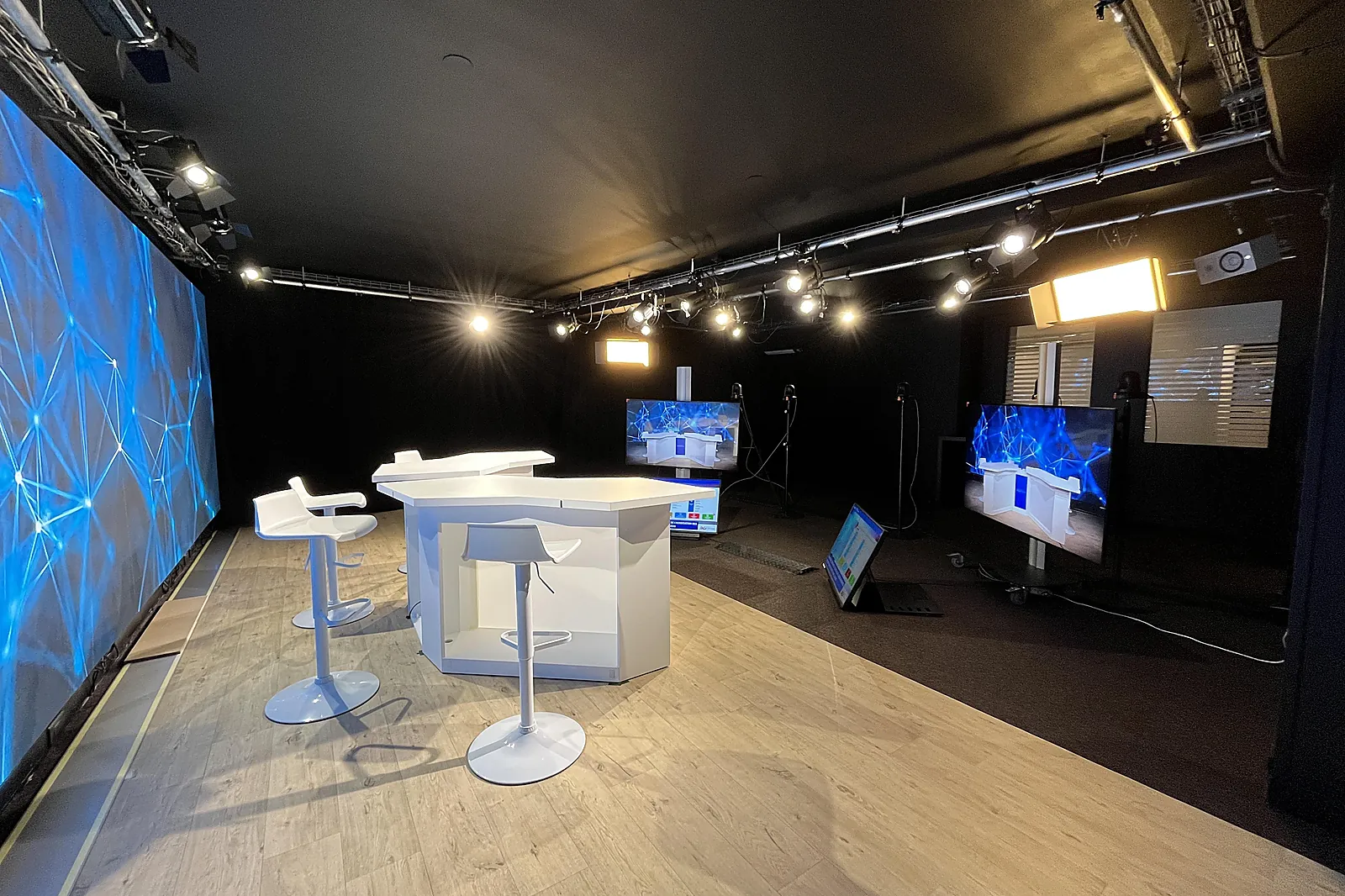 Lieux événementiels, REMOTE MEETING