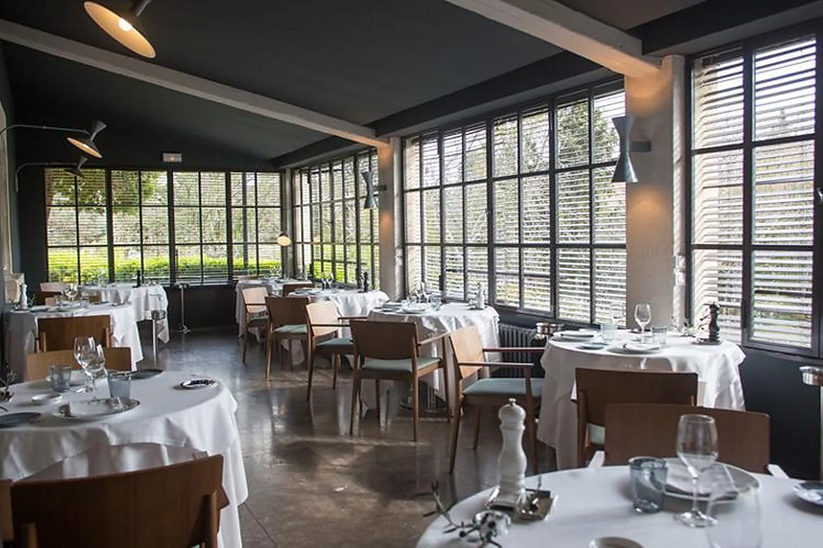 Cafés et Restaurants, RESTAURANT LA CABRO D'OR BAUMANIÈRE