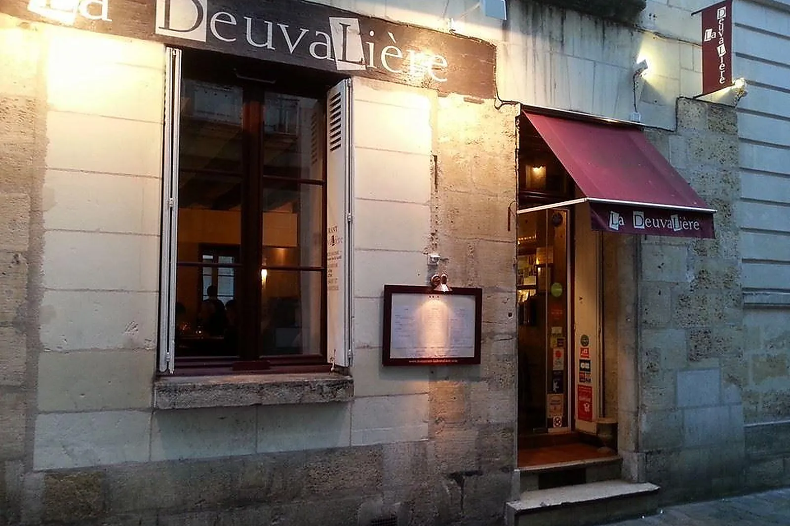 Cafés et Restaurants, RESTAURANT LA DEUVALIÈRE