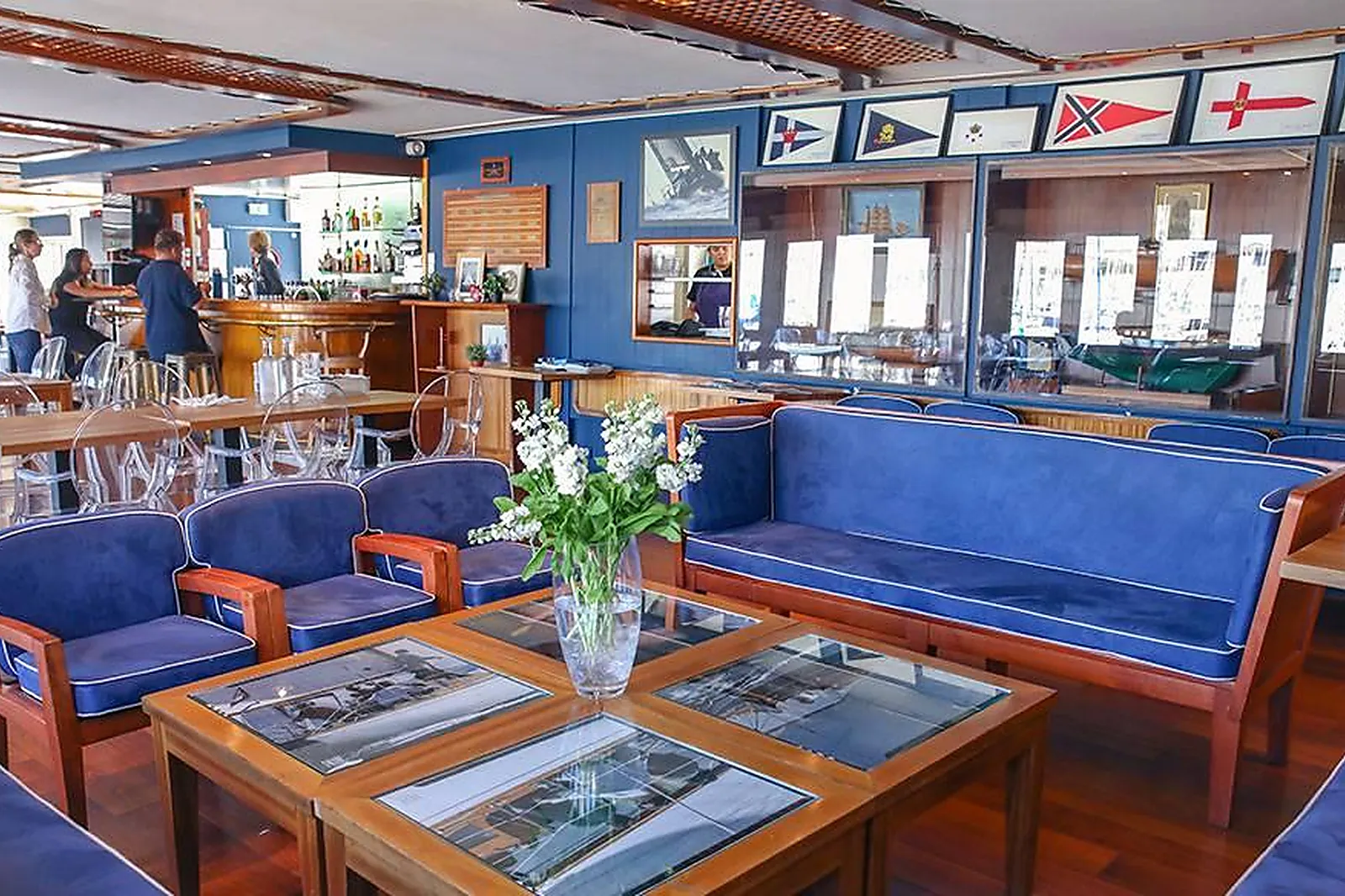 Cafés et Restaurants, RESTAURANT LA NAUTIQUE