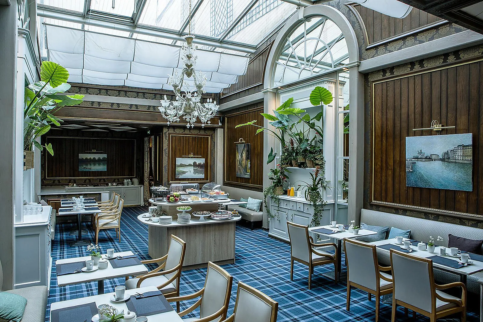 Hôtel, ROYAL GARDEN CHAMPS-ELYSÉES PARIS