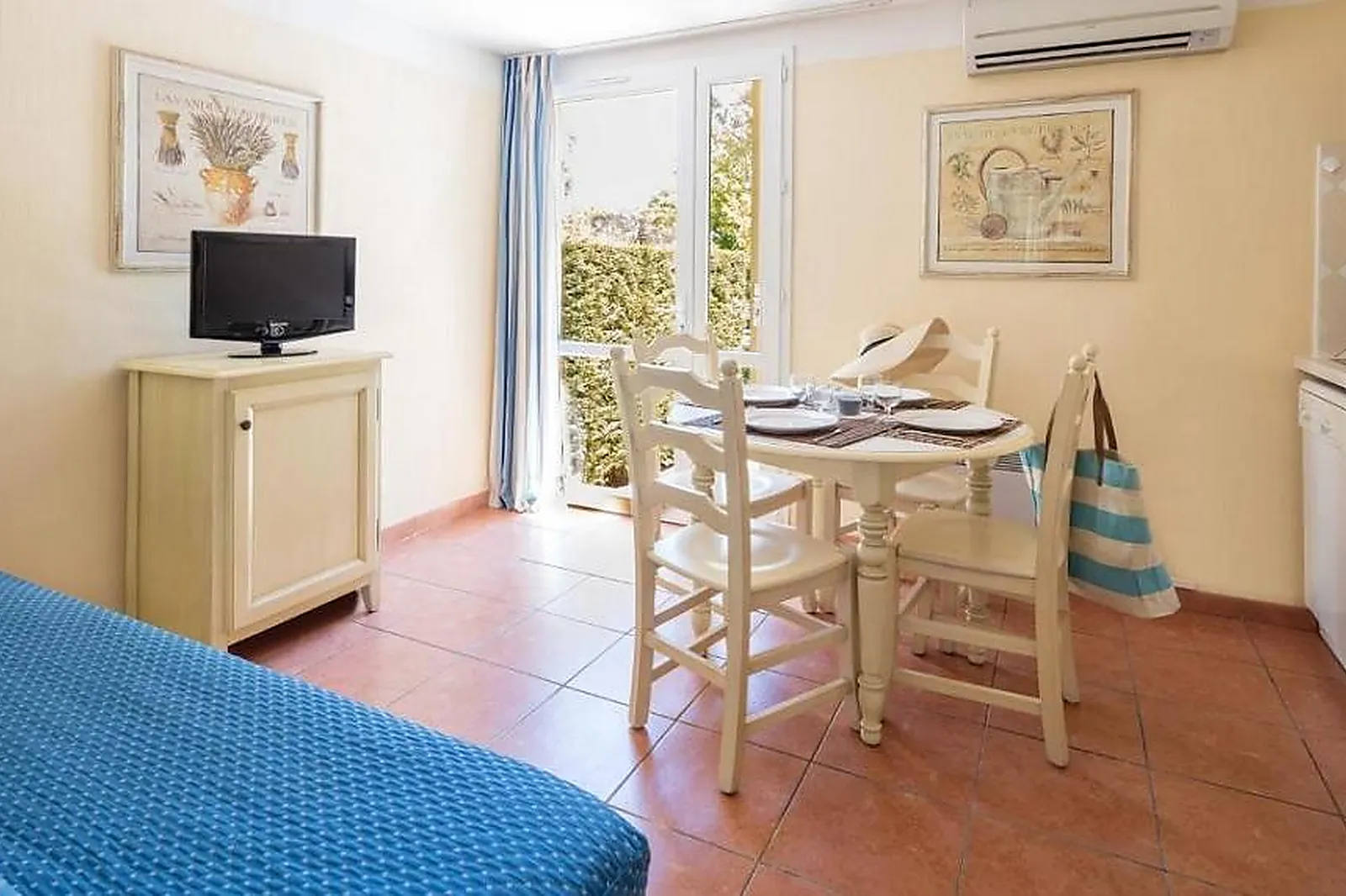 Hôtel, RÉSIDENCE LES RIVES DE CANNES MANDELIEU PIERRE & VACANCES