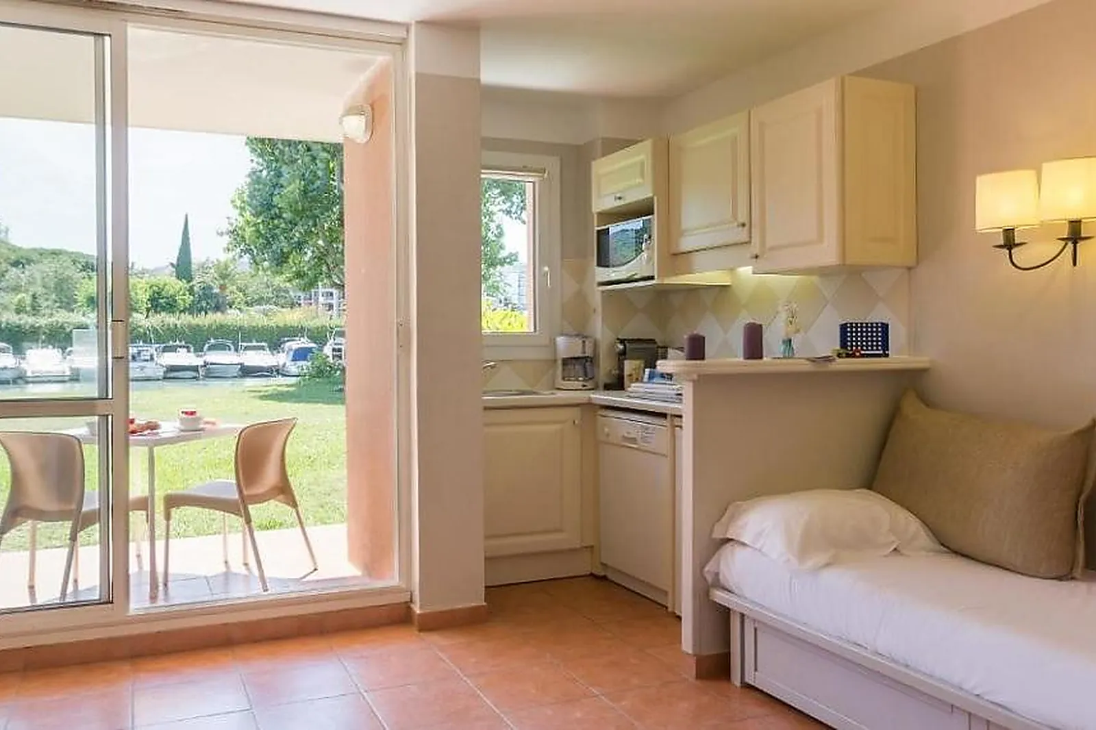 Hôtel, RÉSIDENCE LES RIVES DE CANNES MANDELIEU PIERRE & VACANCES