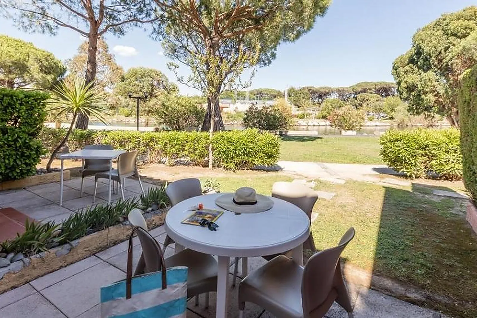 Hôtel, RÉSIDENCE LES RIVES DE CANNES MANDELIEU PIERRE & VACANCES