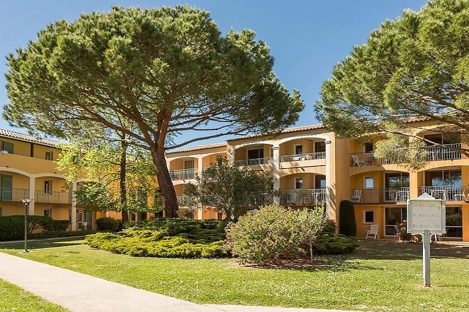 Hôtel, RÉSIDENCE LES RIVES DE CANNES MANDELIEU PIERRE & VACANCES