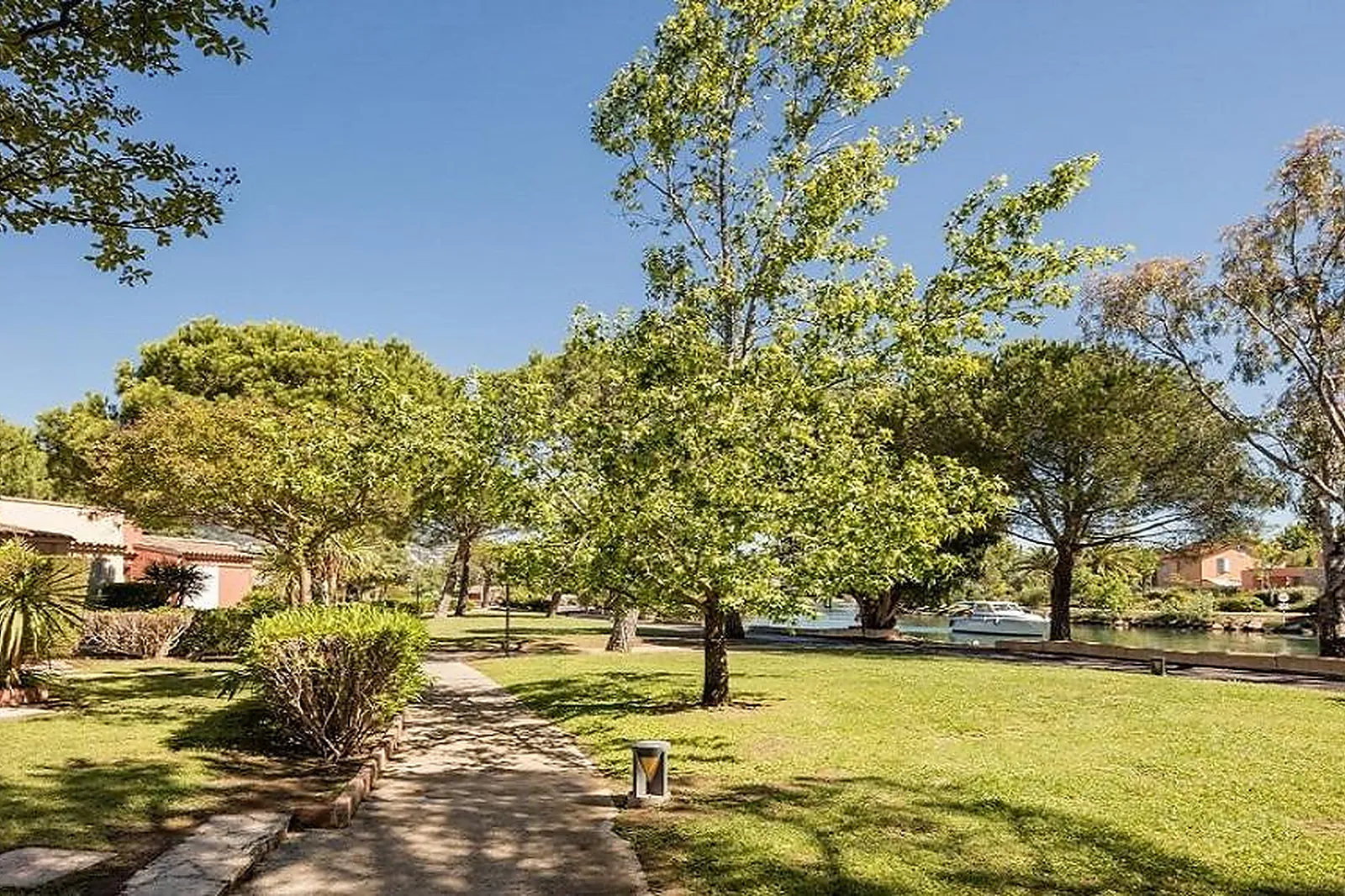 Hôtel, RÉSIDENCE LES RIVES DE CANNES MANDELIEU PIERRE & VACANCES