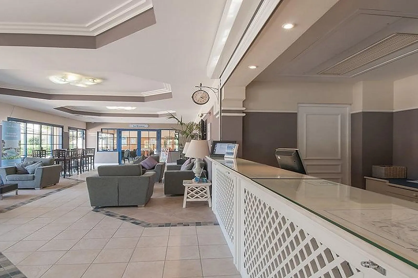 Hôtel, RÉSIDENCE LES RIVES DE CANNES MANDELIEU PIERRE & VACANCES