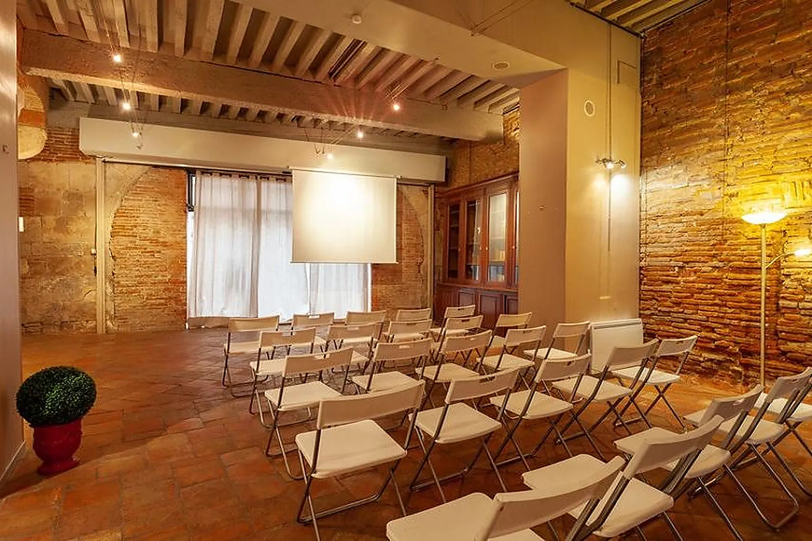 Lieux événementiels, SALON DE MARVEJOL