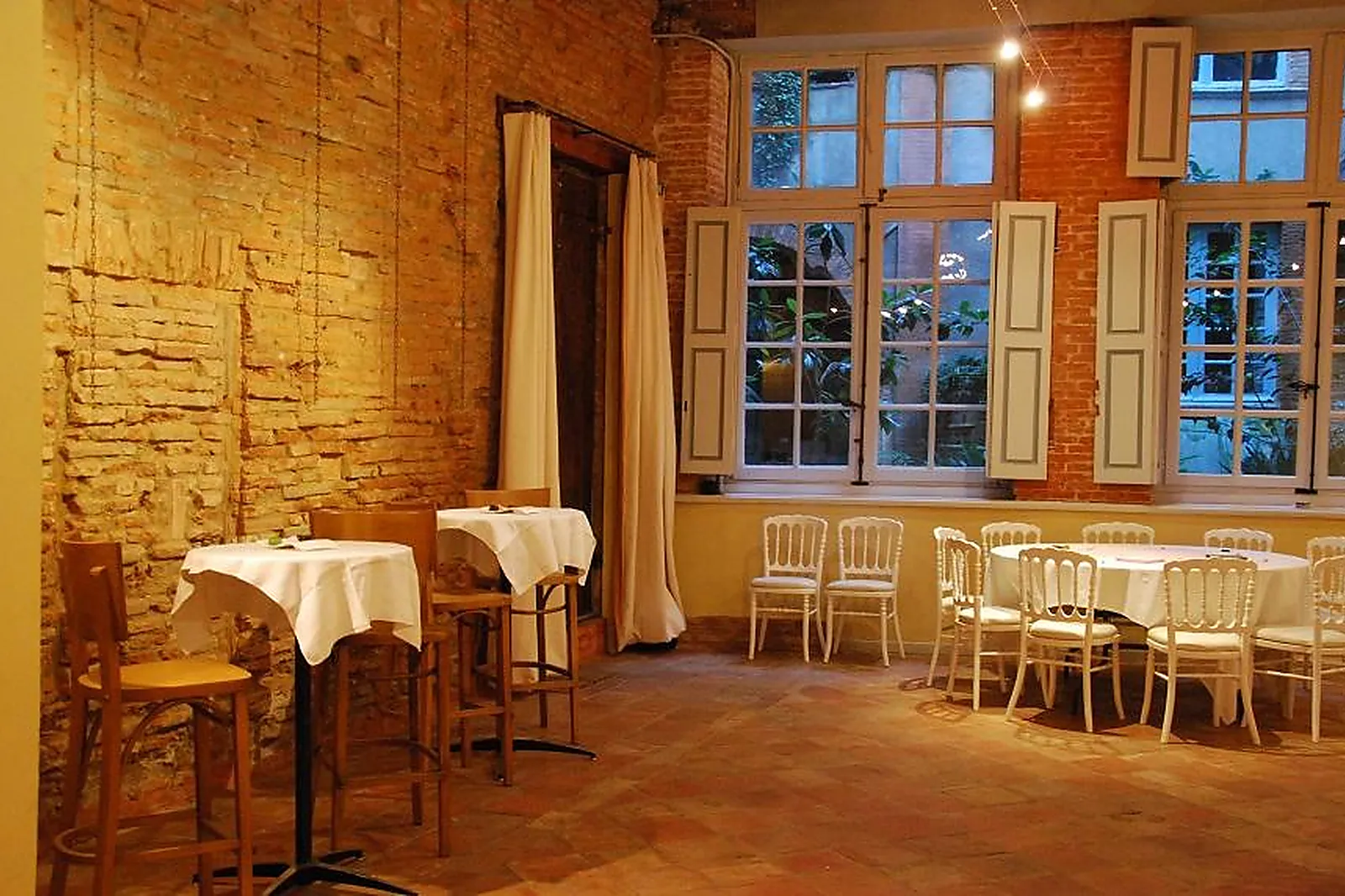 Lieux événementiels, SALON DE MARVEJOL