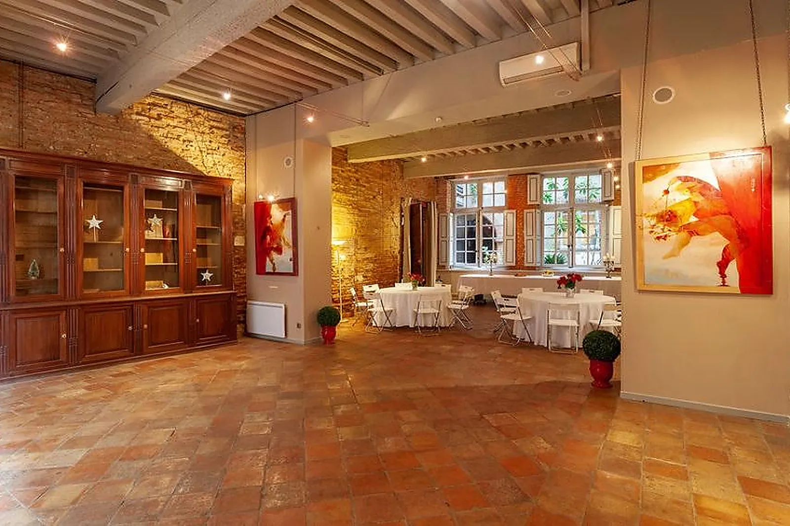 Lieux événementiels, SALON DE MARVEJOL