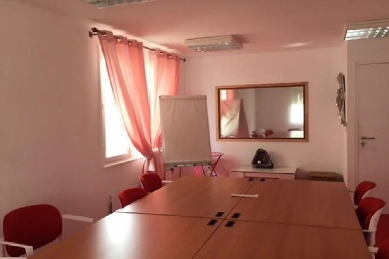 Lieux événementiels, SALONS 8ÈME SENS BÉCLARD