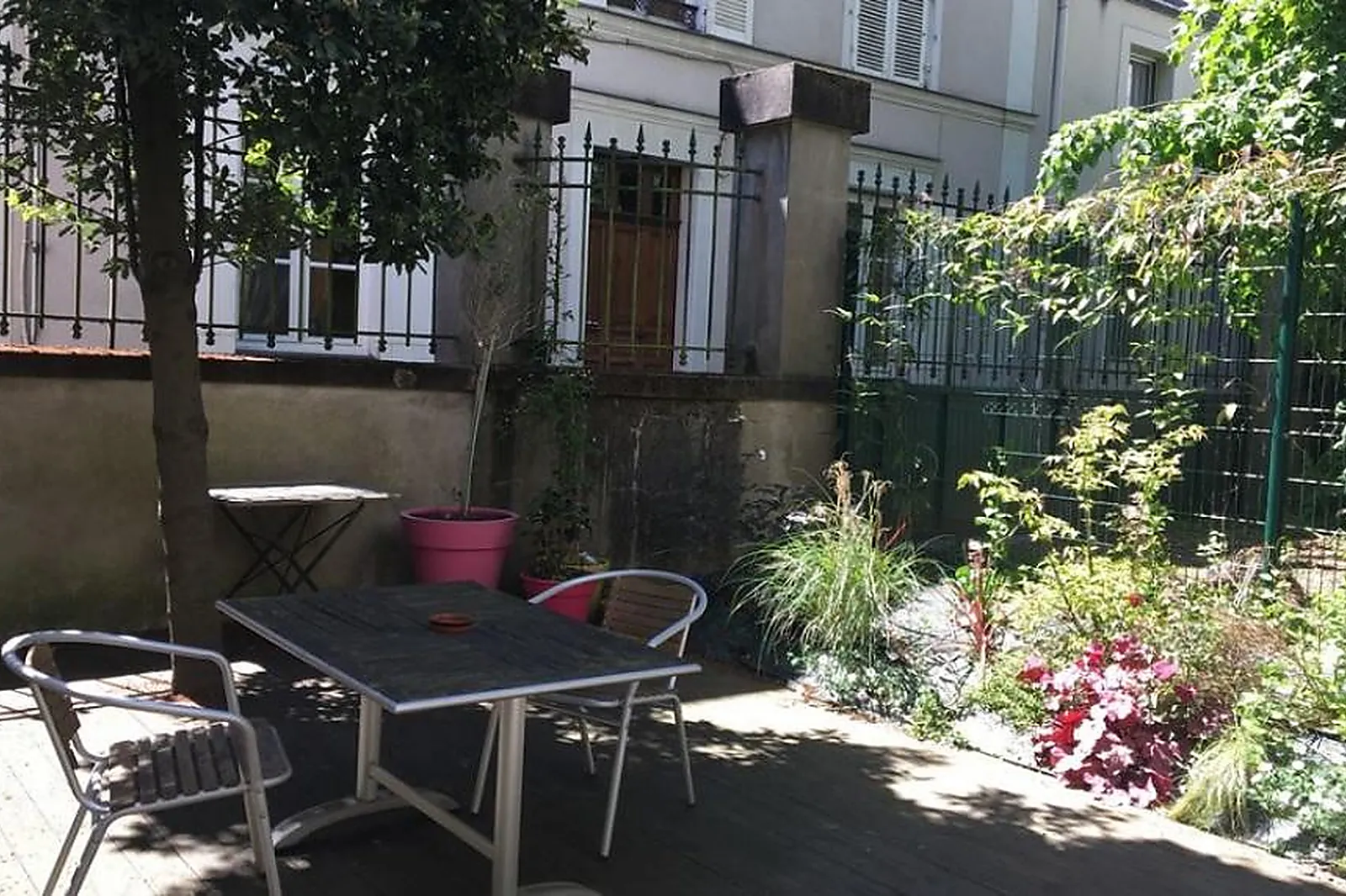 Lieux événementiels, SALONS 8ÈME SENS BÉCLARD