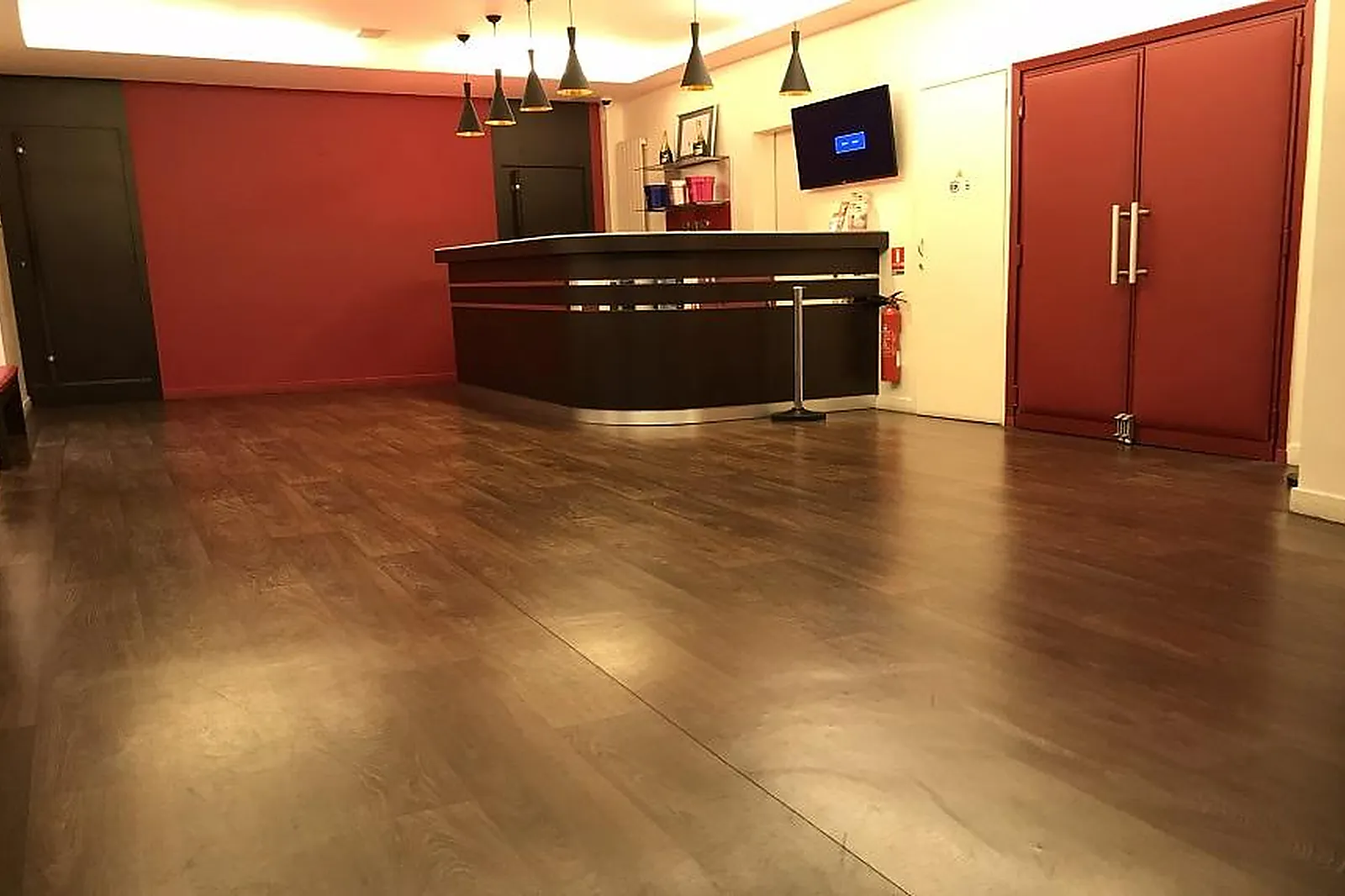 Hôtel, THÉÂTRE LA BRUYÈRE