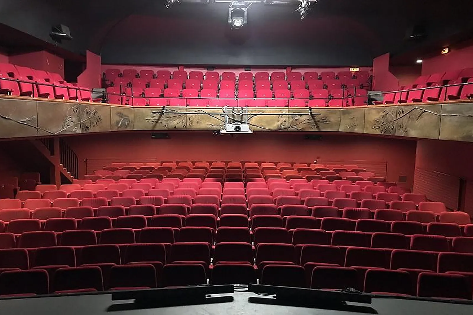 Hôtel, THÉÂTRE LA BRUYÈRE