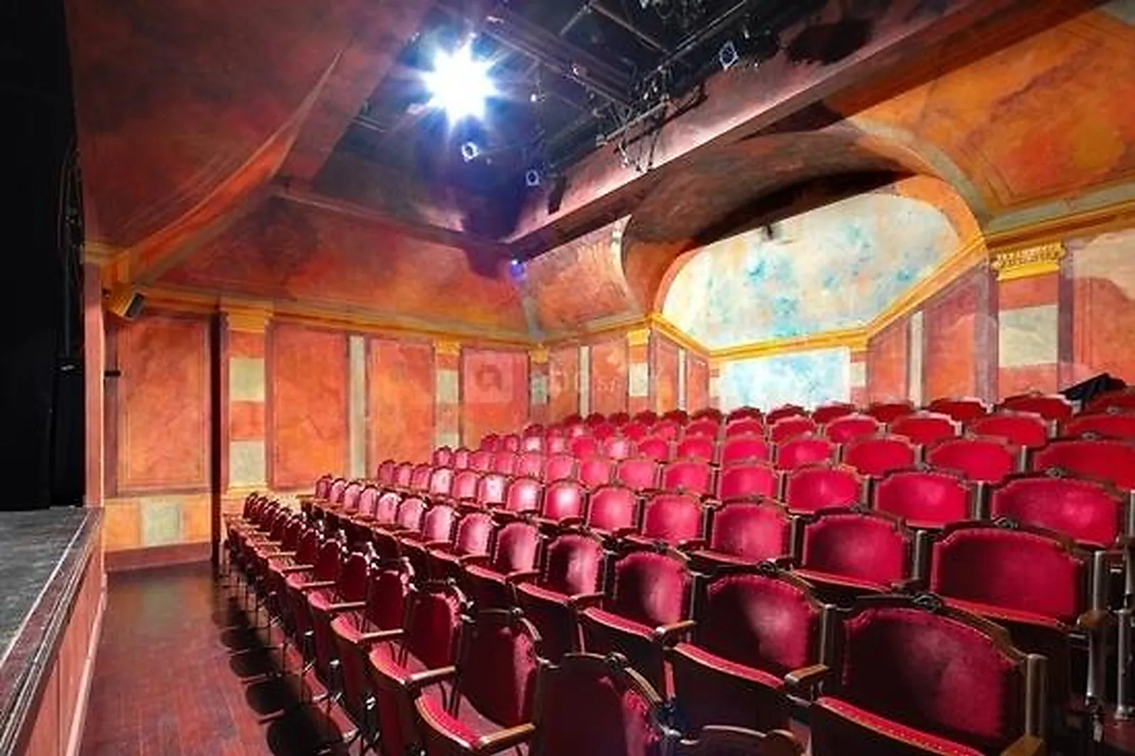 Hôtel, THÉÂTRE DE L'ATHÉNÉE-LOUIS-JOUVET