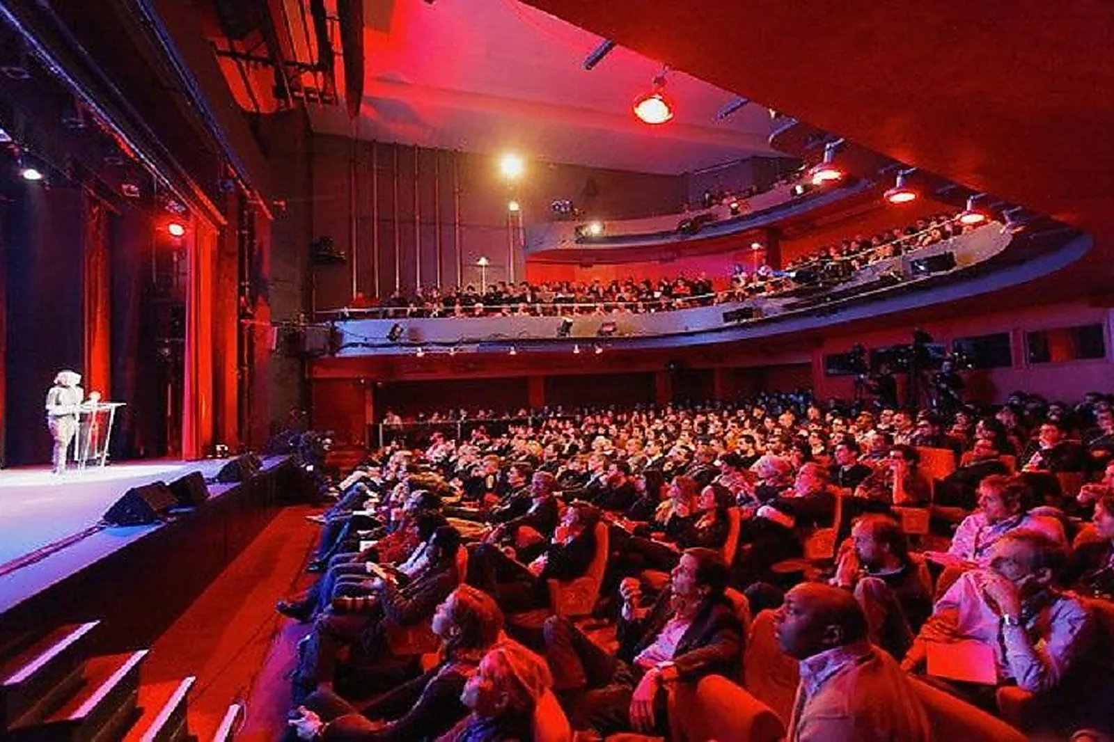 Hôtel, THÉÂTRE DE LA VILLE - ESPACE CARDIN