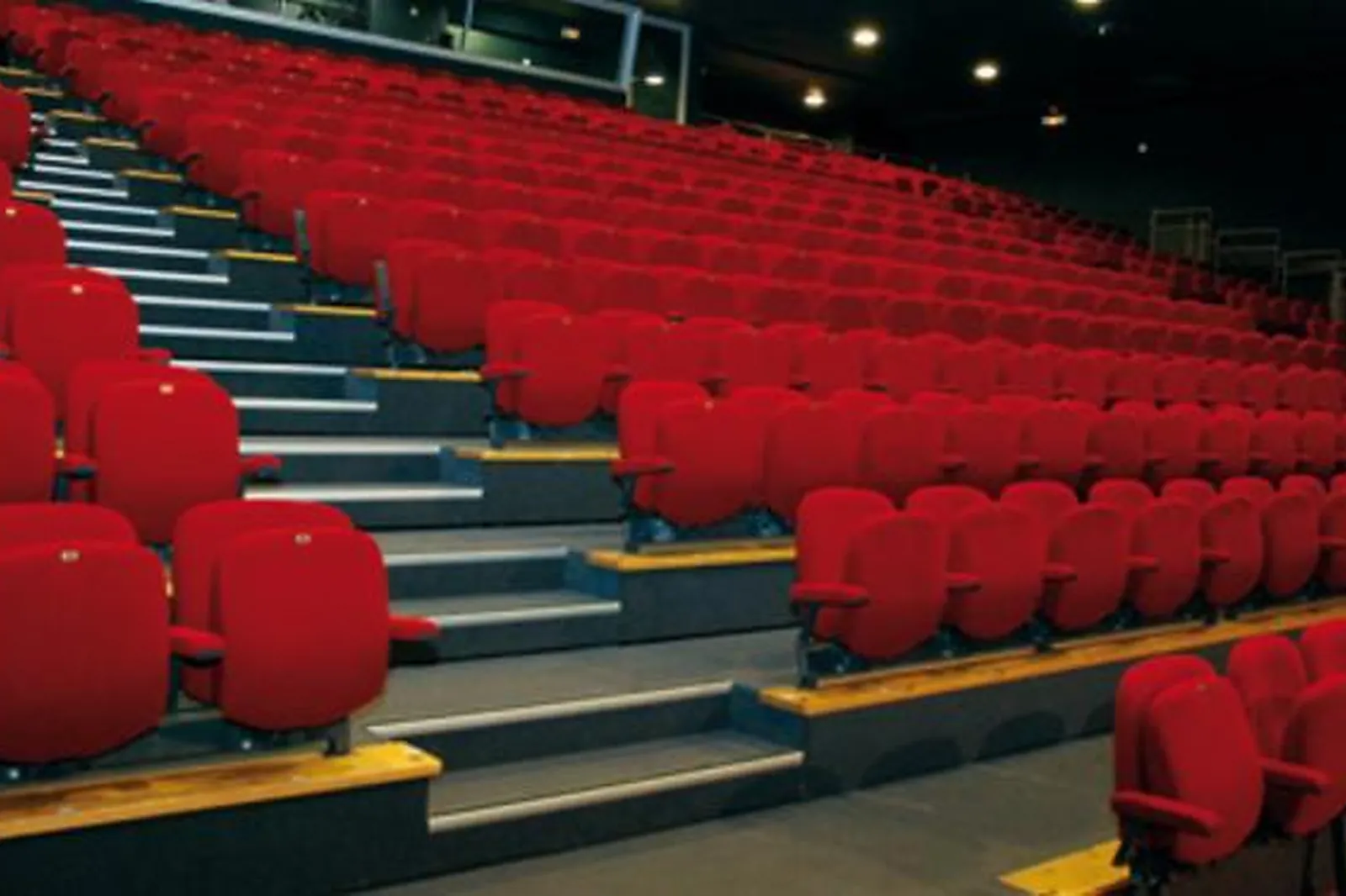 Hôtel, THÉÂTRE L'AGOREINE