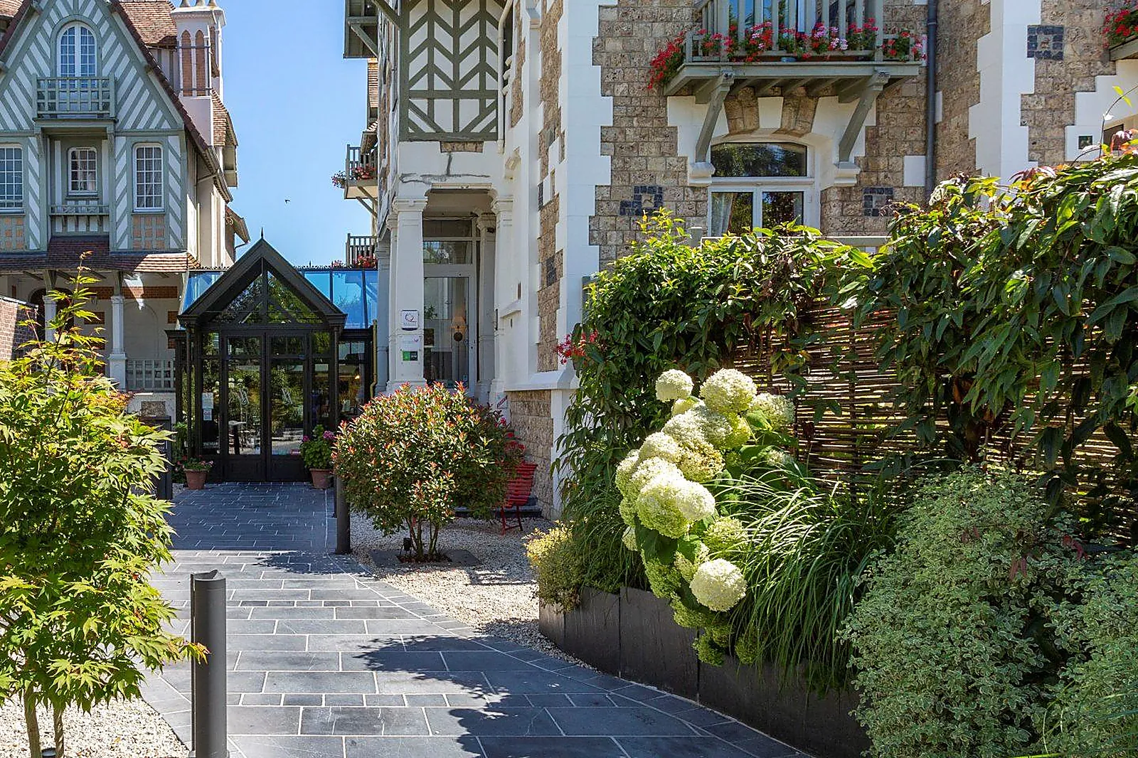 Hôtel, VILLA AUGEVAL HÔTEL & SPA