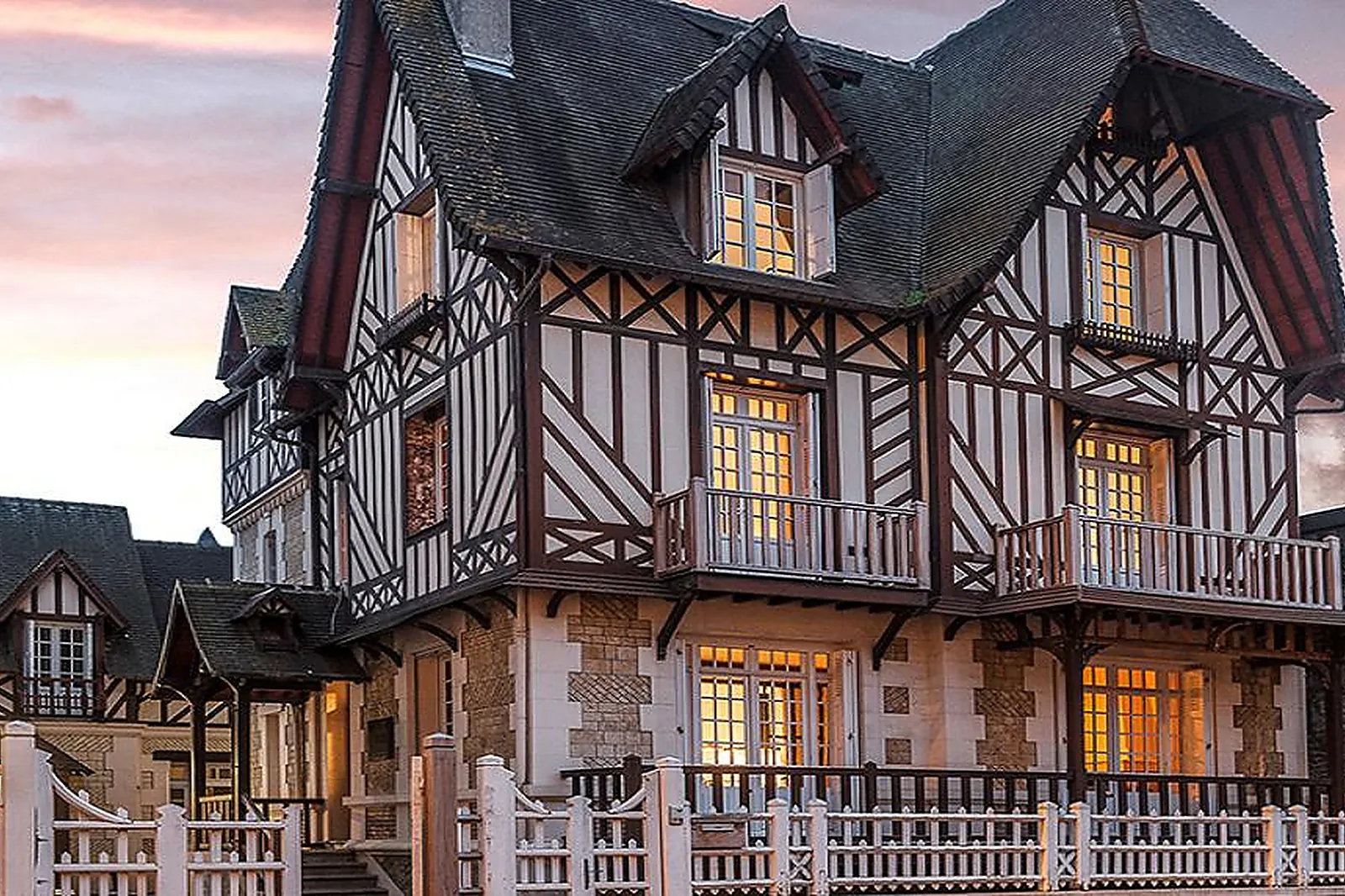 Lieux événementiels, VILLA DE BYANS