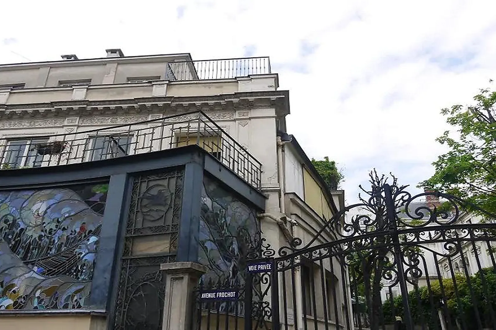 Lieu haut de gamme, VILLA FROCHOT