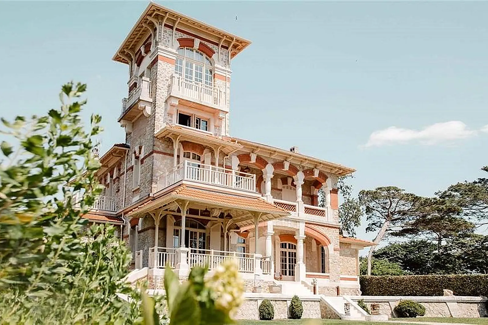 Lieu haut de gamme, VILLA LA TOSCA