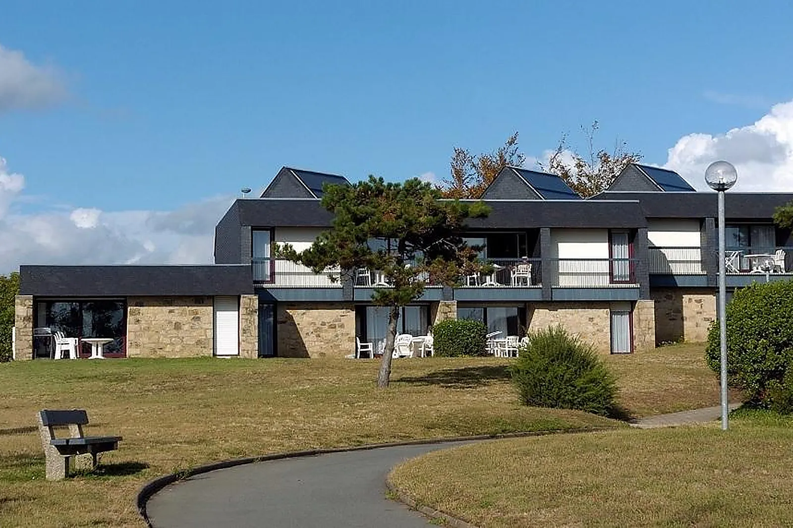 Lieux événementiels, VILLAGE CLUB KERLANNIC