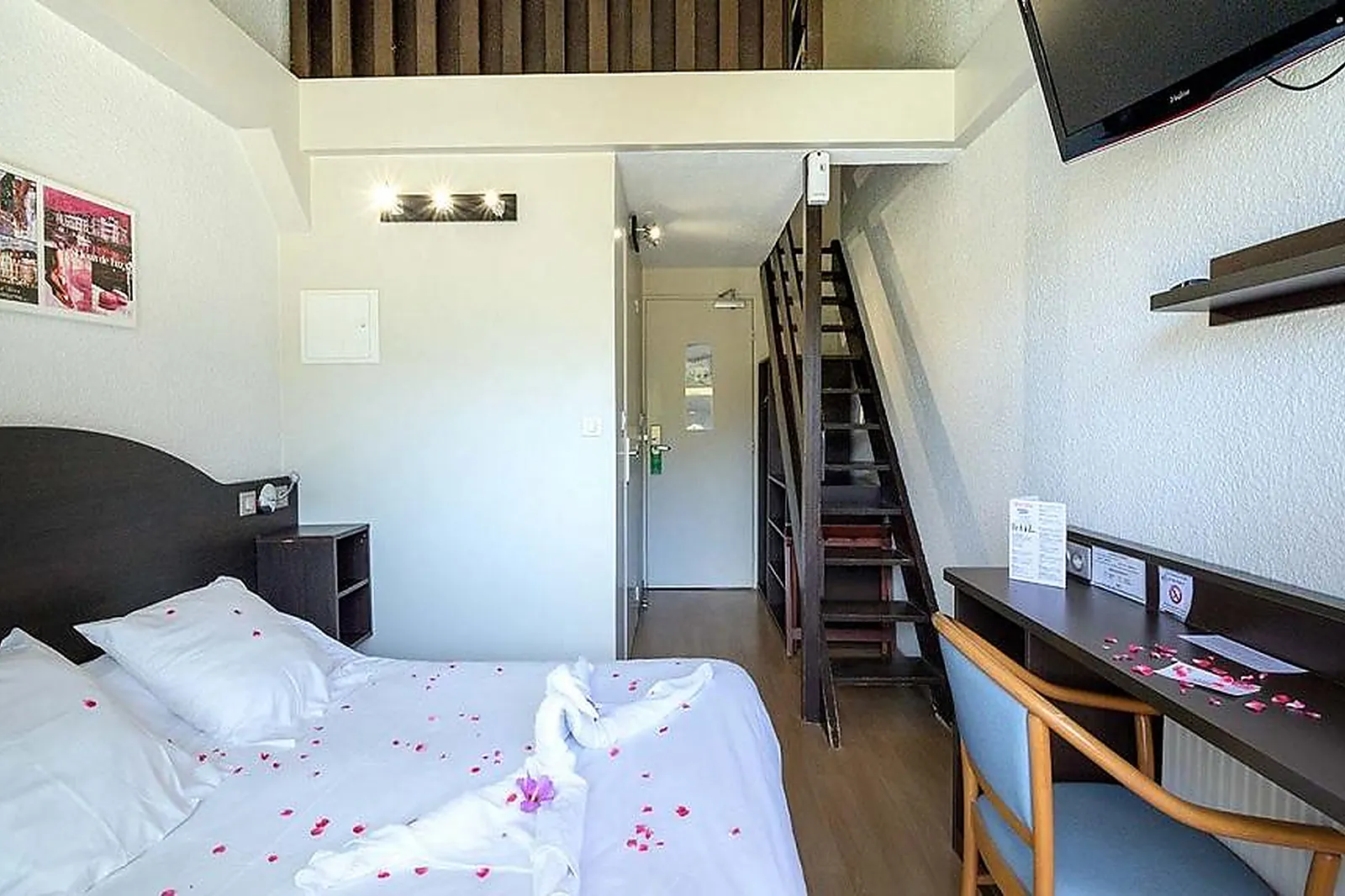 Lieux événementiels, VILLAGE CLUB LE SAINT IGNACE