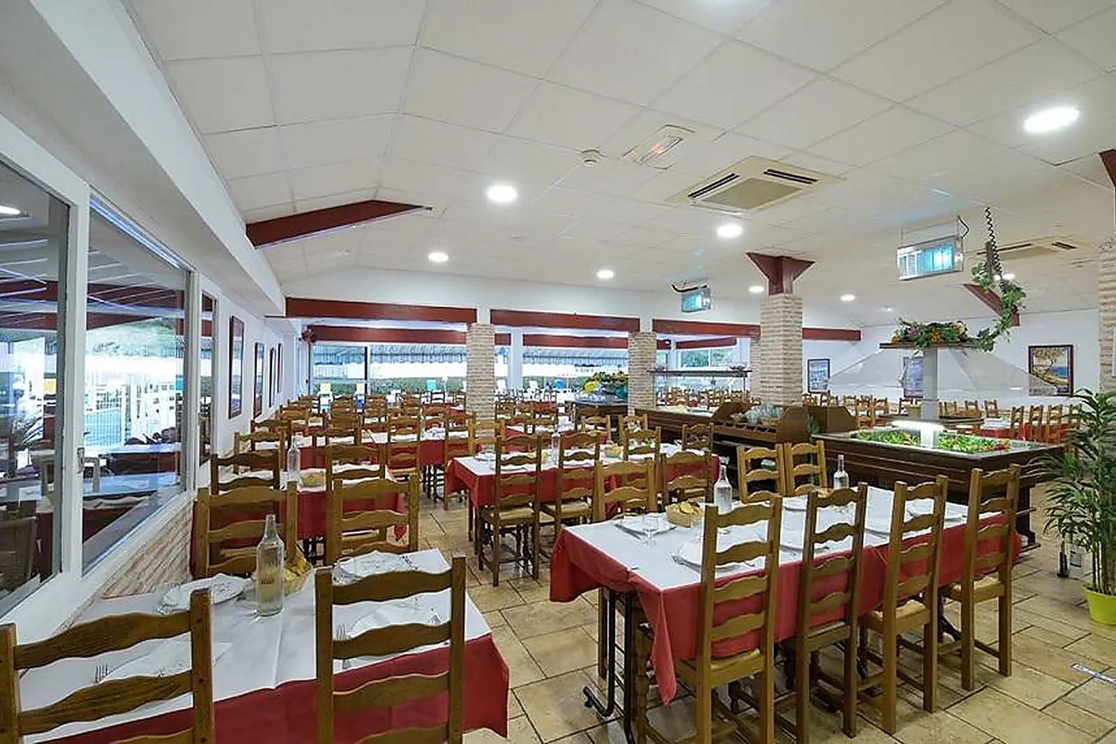 Lieux événementiels, VILLAGE CLUB LE SAINT IGNACE