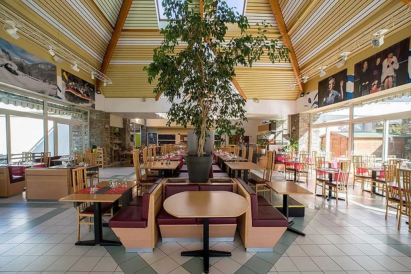 Lieux événementiels, VILLAGE CLUB LES BALCONS DES PYRÉNÉES