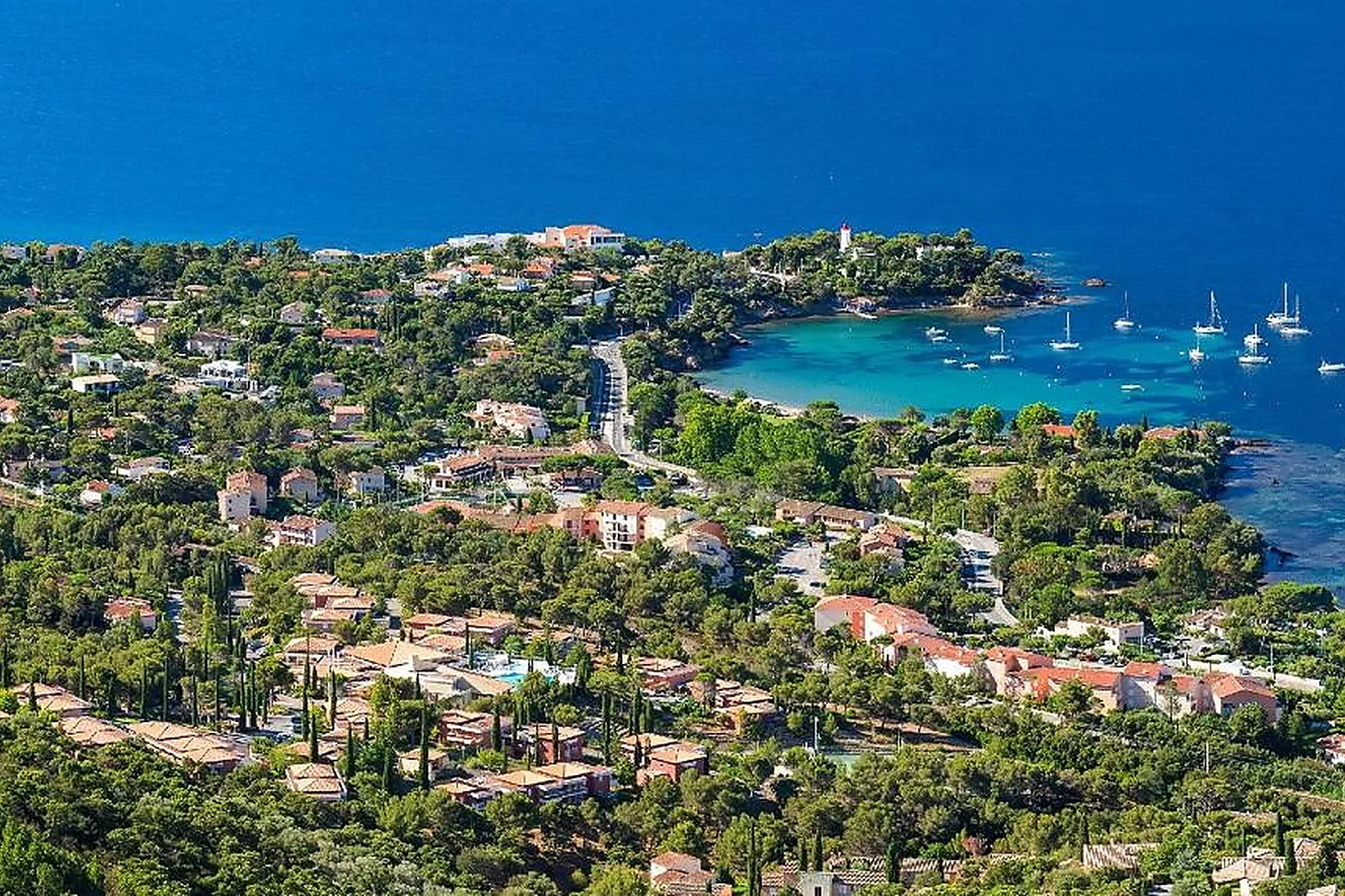 Hôtel, VILLAGE CLUB LES MAS DE L'ESTEREL