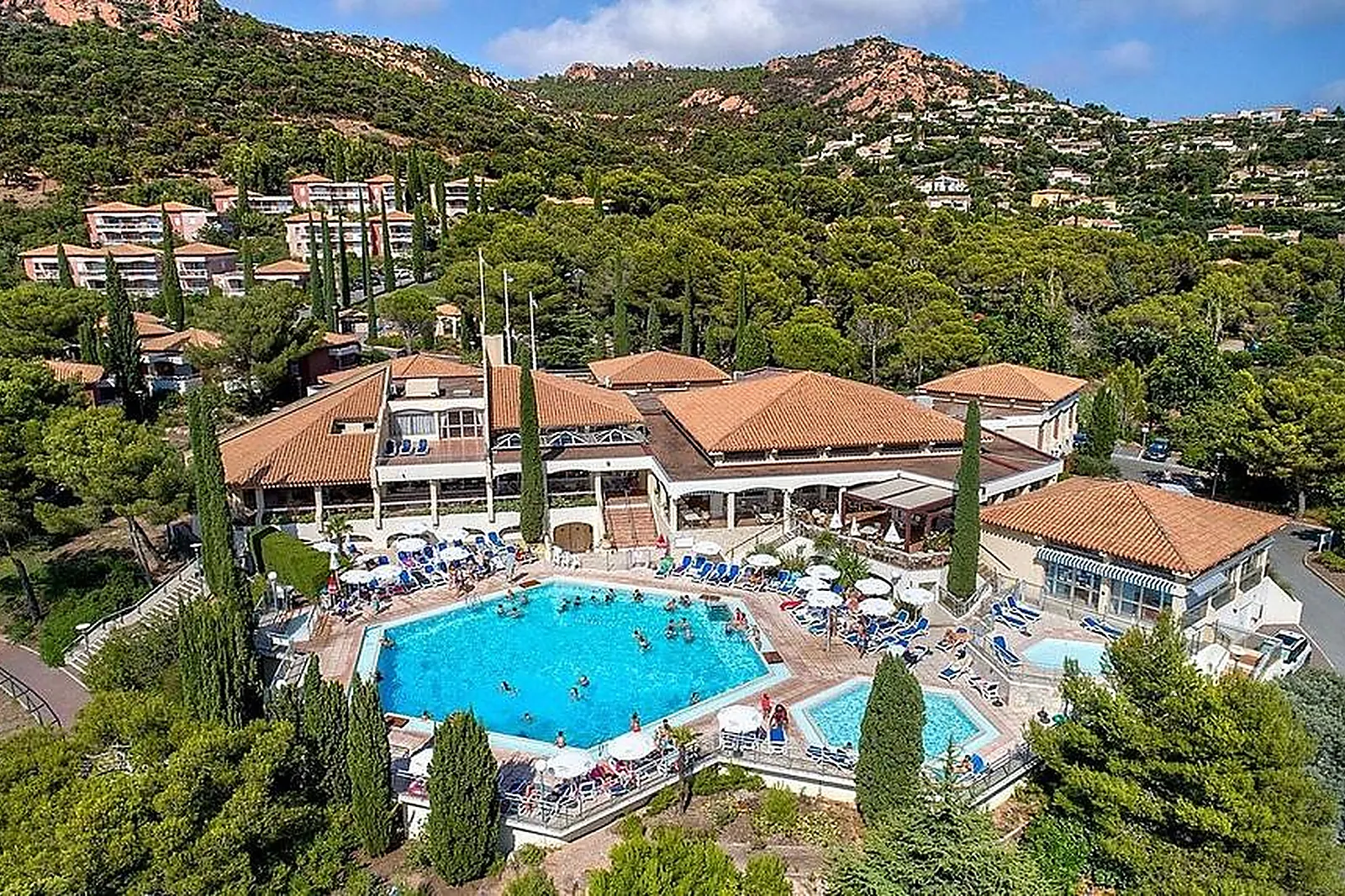 Hôtel, VILLAGE CLUB LES MAS DE L'ESTEREL