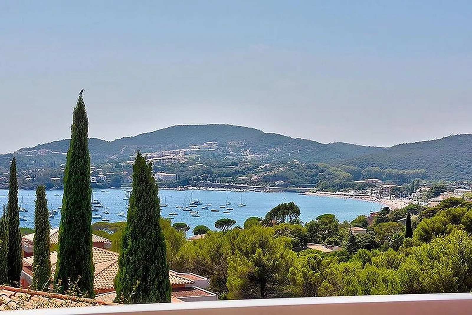 Hôtel, VILLAGE CLUB LES MAS DE L'ESTEREL