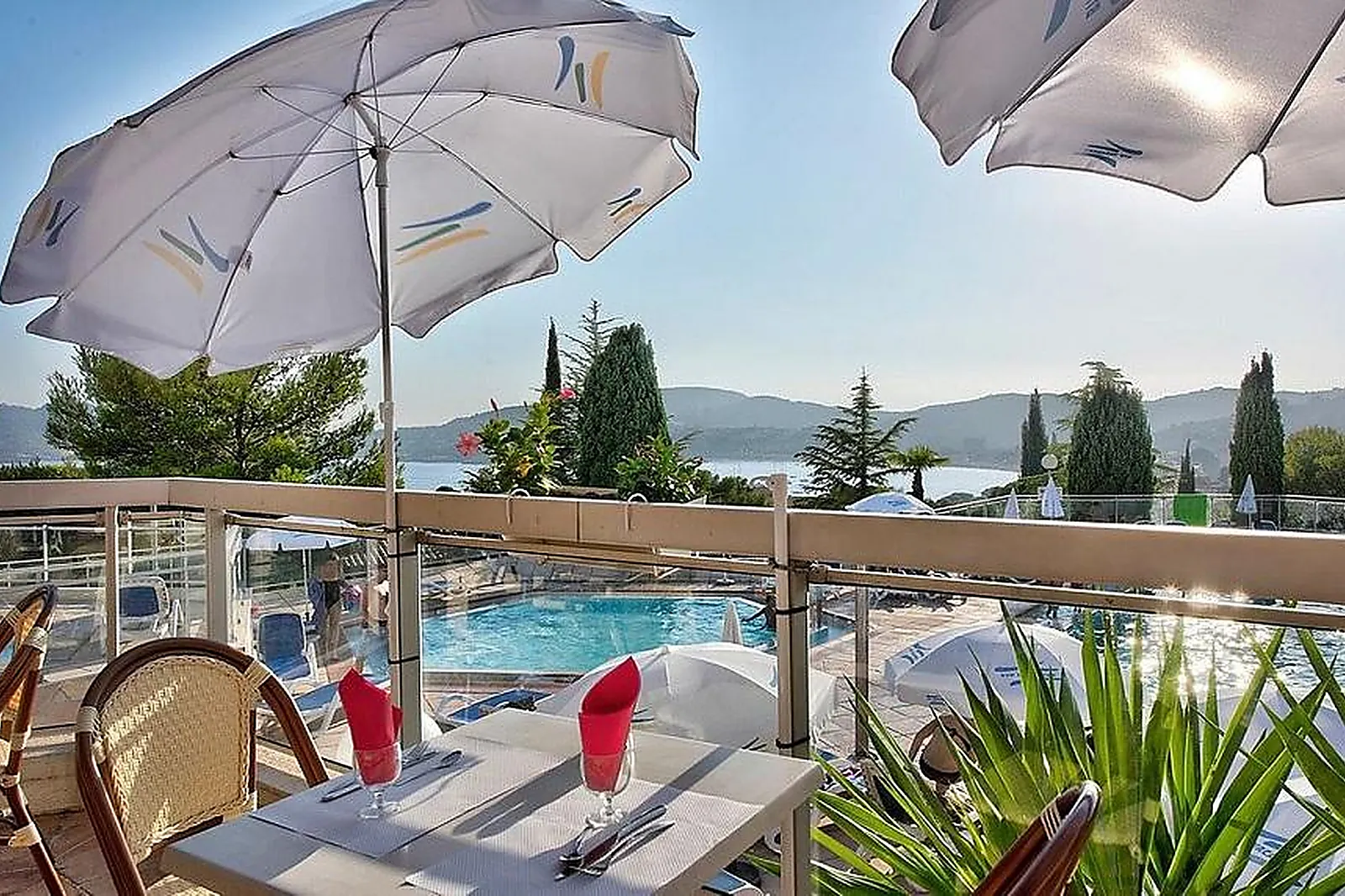 Hôtel, VILLAGE CLUB LES MAS DE L'ESTEREL