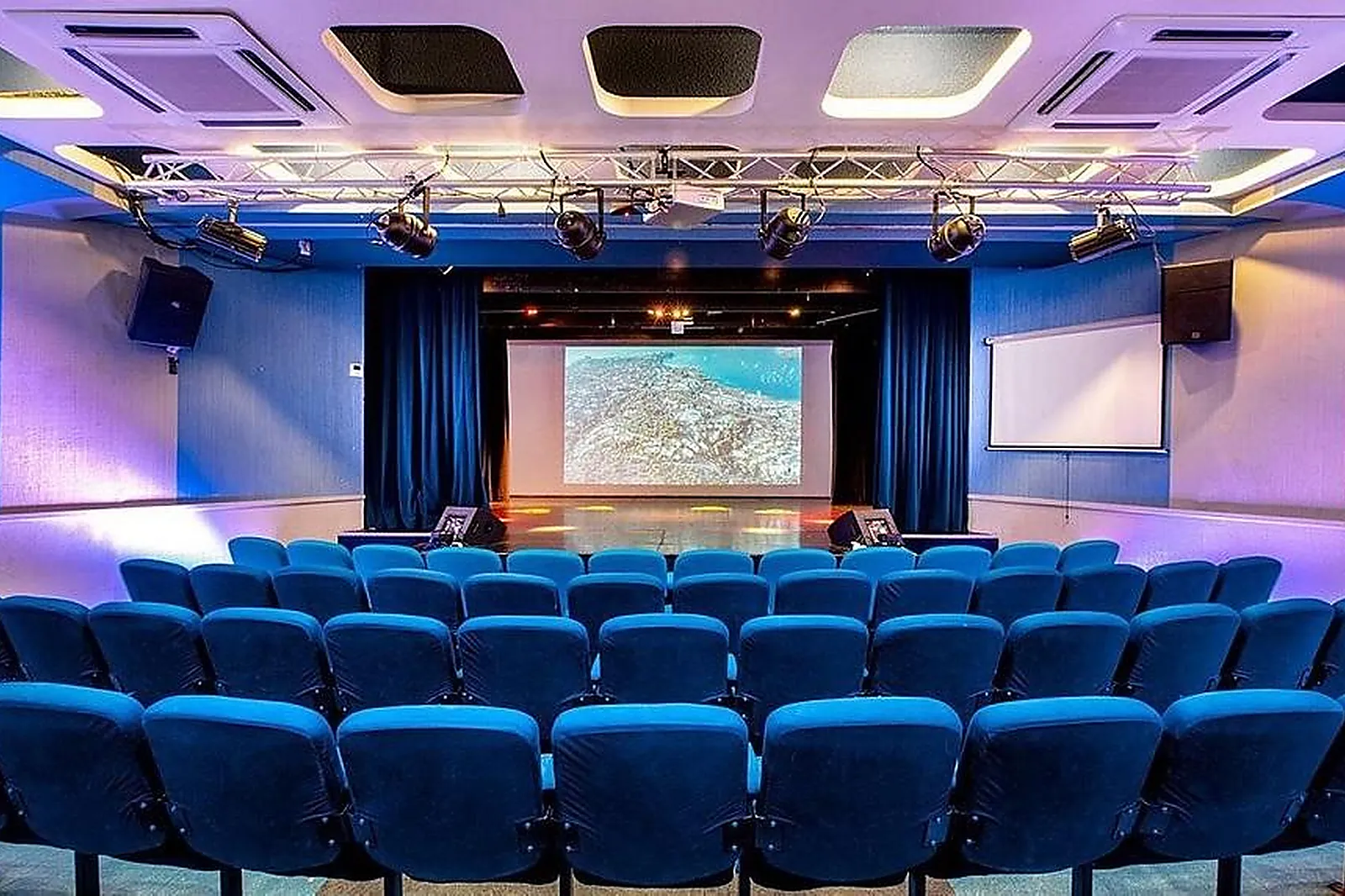 Hôtel, VILLAGE CLUB LES MAS DE L'ESTEREL