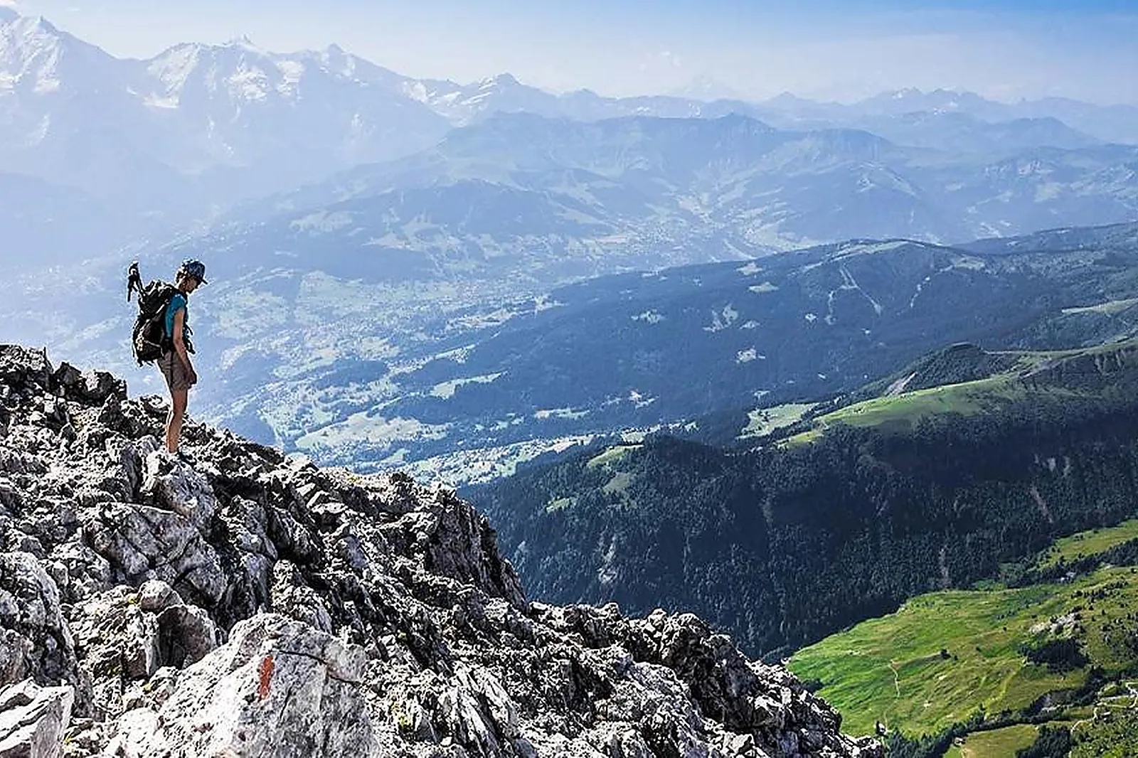 Lieux événementiels, VILLAGE CLUB LES TAVAILLONS