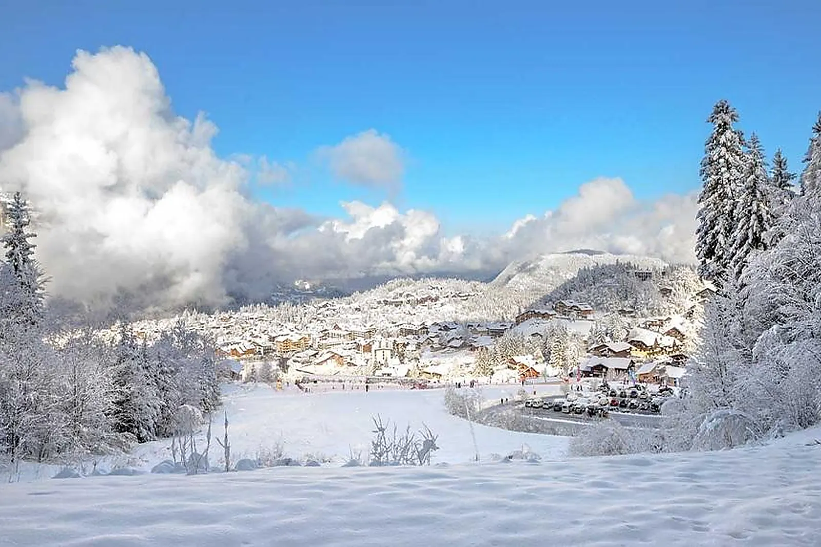 Lieux événementiels, VILLAGE CLUB LES TAVAILLONS