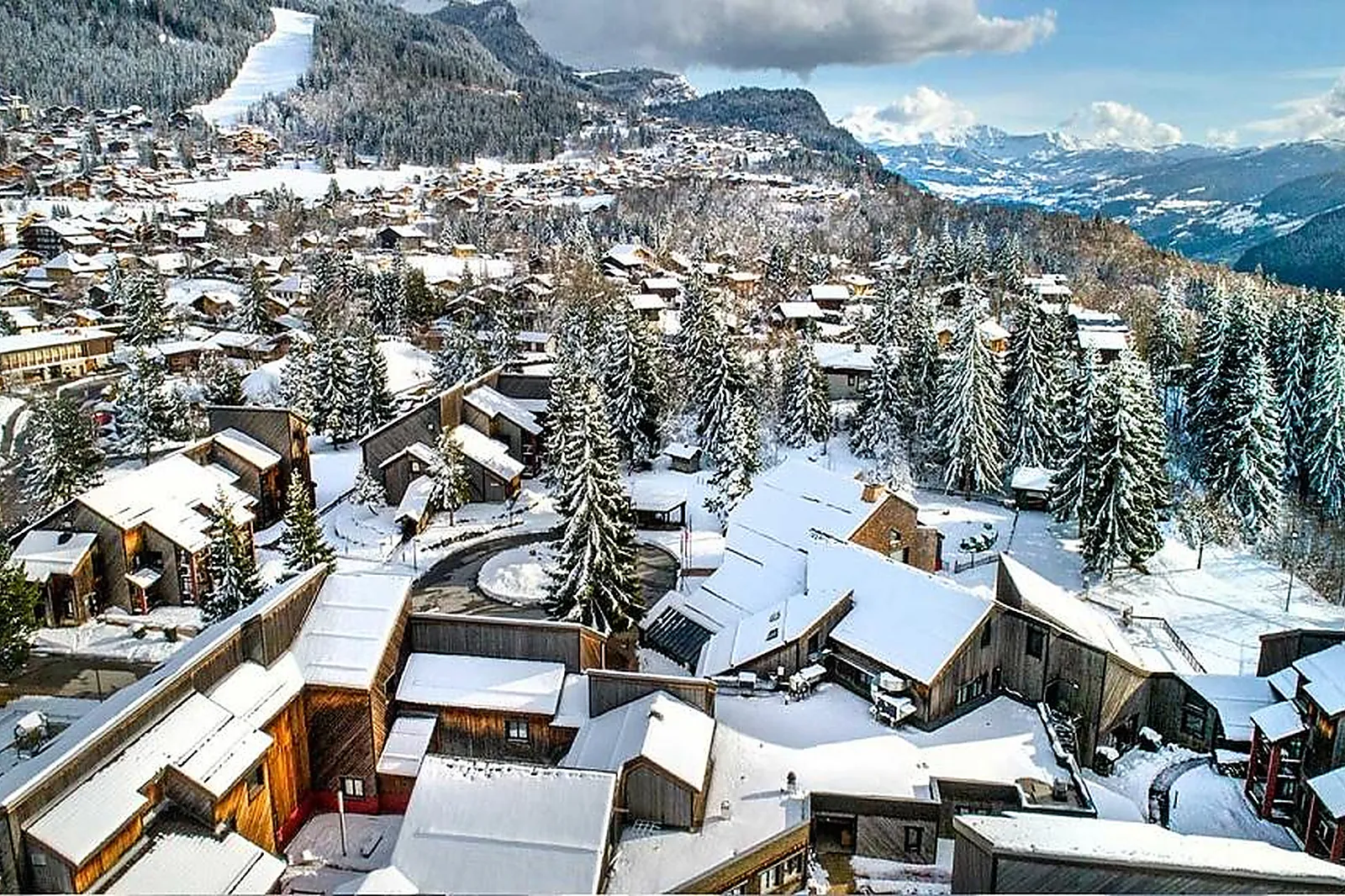 Lieux événementiels, VILLAGE CLUB LES TAVAILLONS